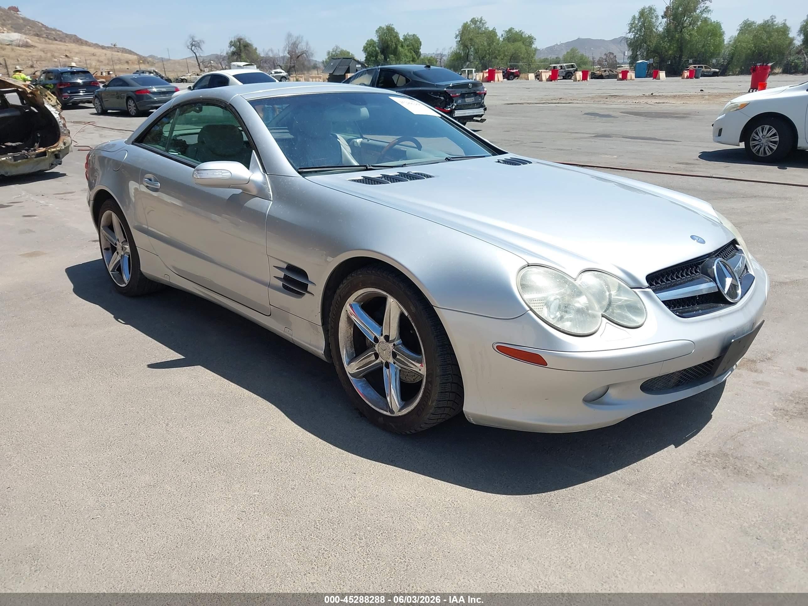 2004 Mercedes-Benz SL 500, VIN WDBSK75F94F070025 — Normal wear