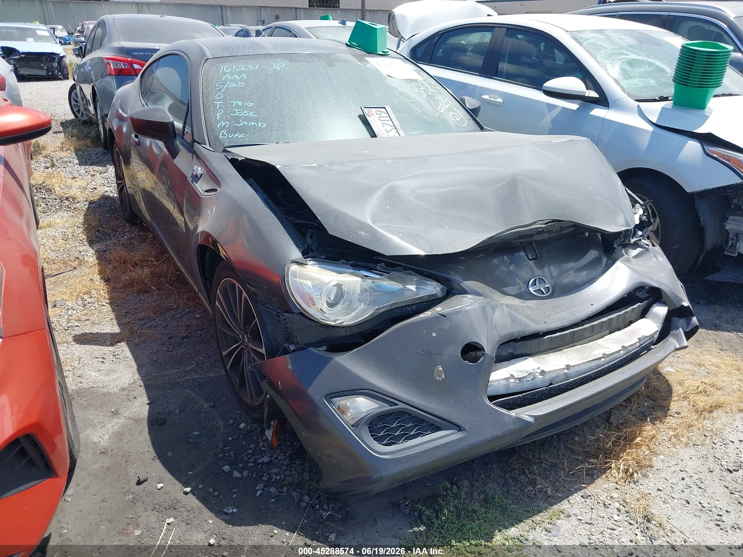 2016 Scion FR-S, VIN JF1ZNAA16G8704601 — Front end