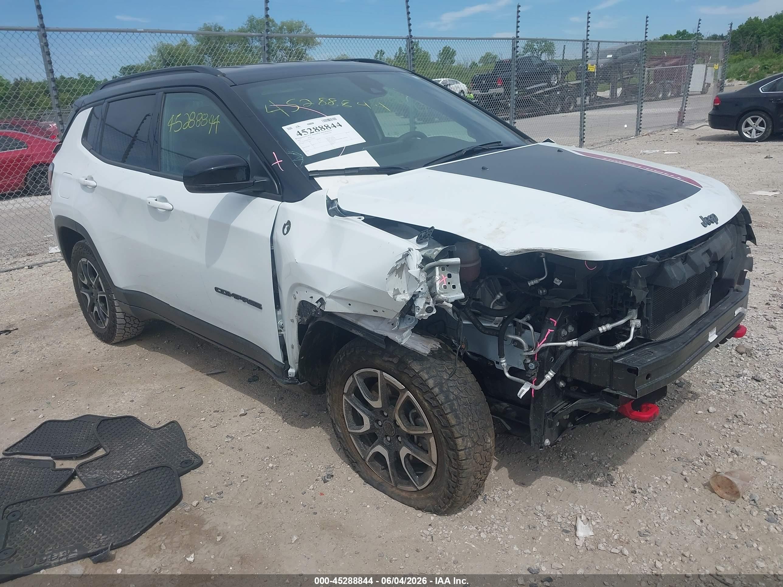 2025 Jeep Compass Trailhawk, VIN 3C4NJDDN4ST523544 — Front end