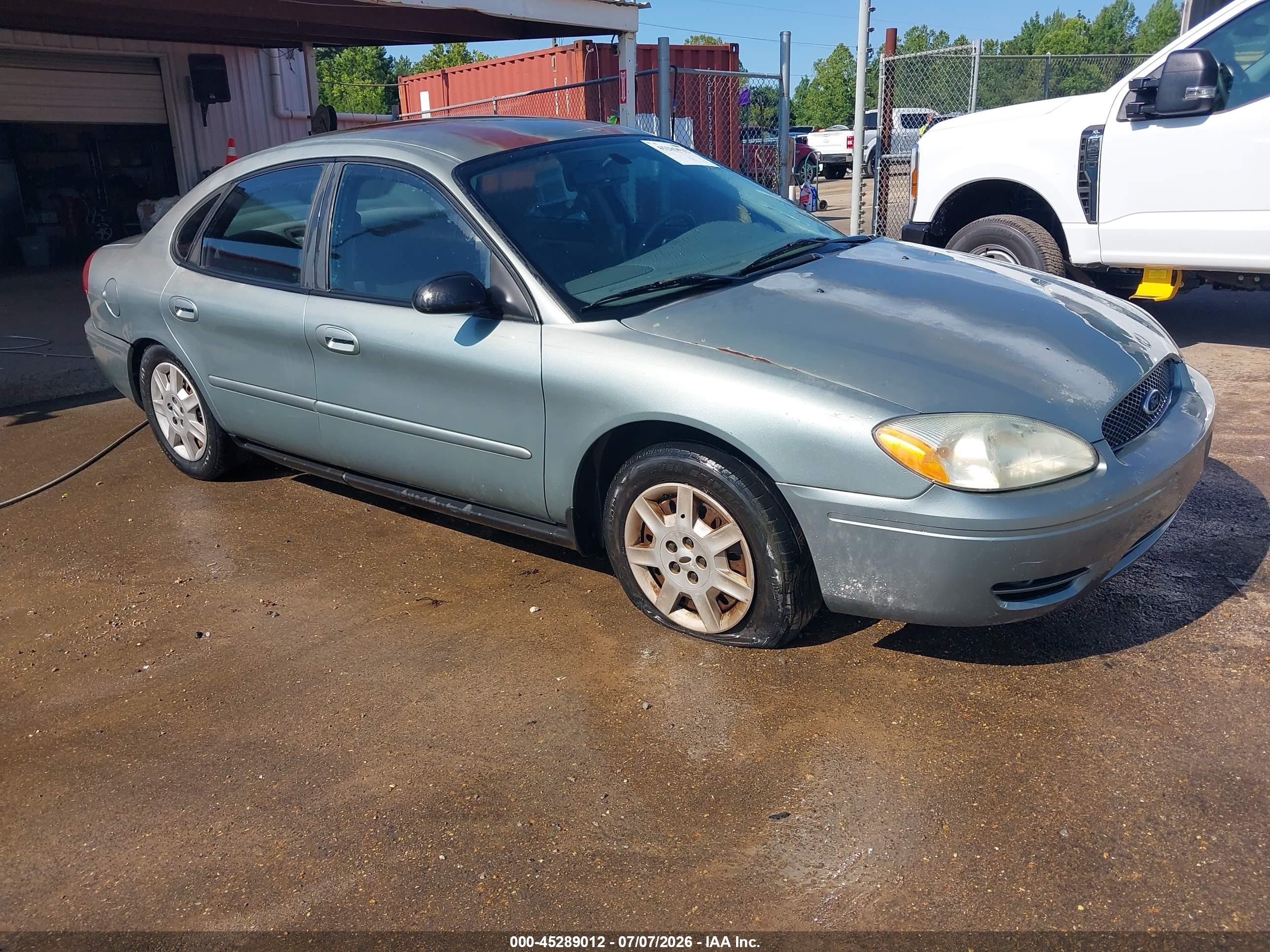 2007 Ford Taurus SE, VIN 1FAFP53UX7A216126 — Normal wear