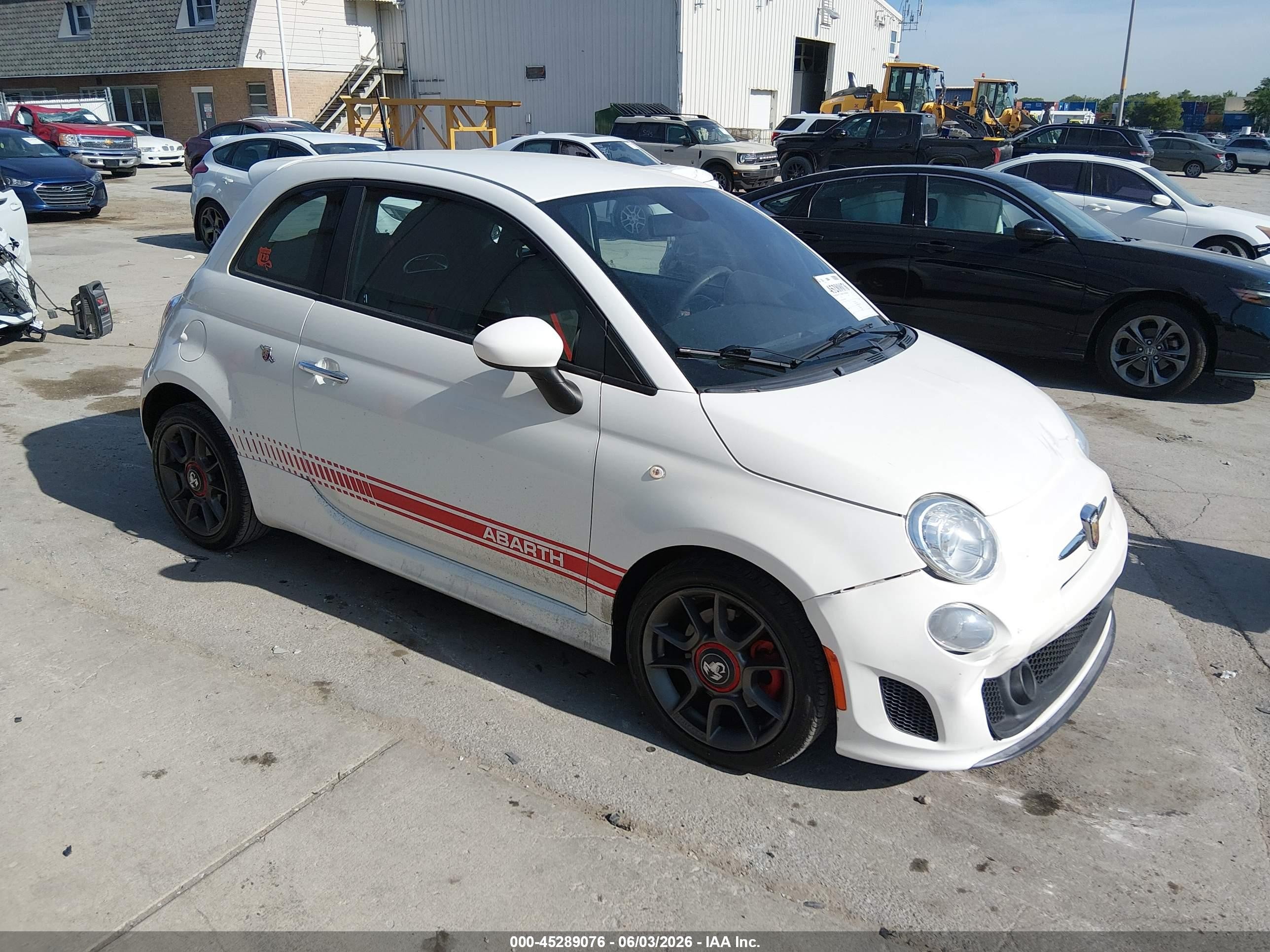 2013 FIAT 500 Abarth, VIN 3C3CFFFH2DT740464 — Front end