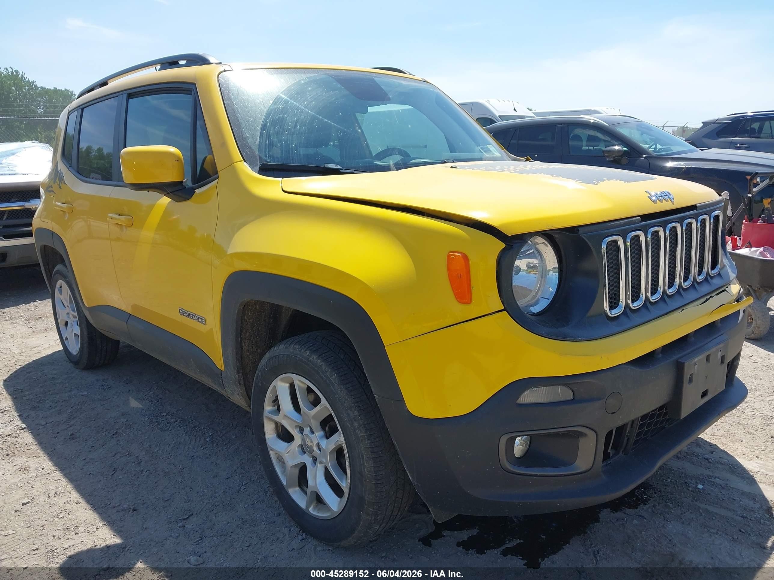 2018 Jeep Renegade Latitude, VIN ZACCJBBB7JPH29516 — Front end