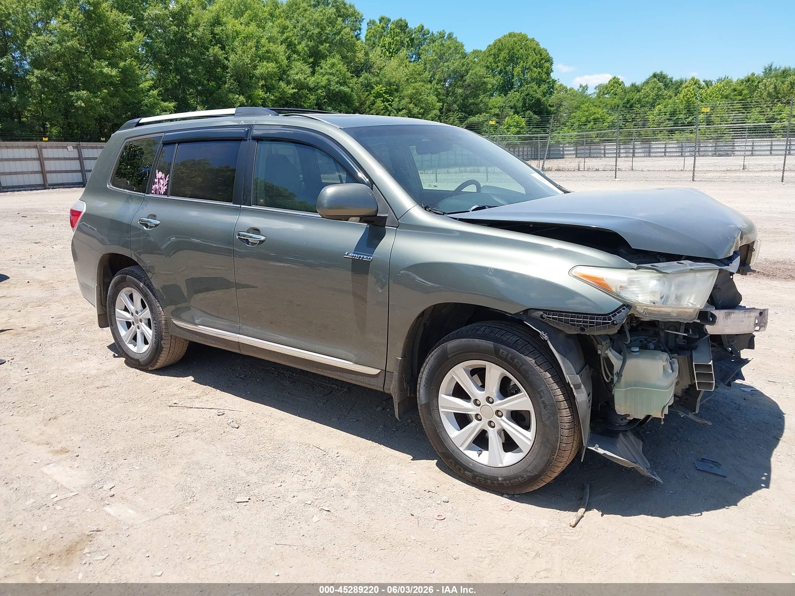 2013 Toyota Highlander Limited, VIN 5TDYK3EH5DS110722 — Front end