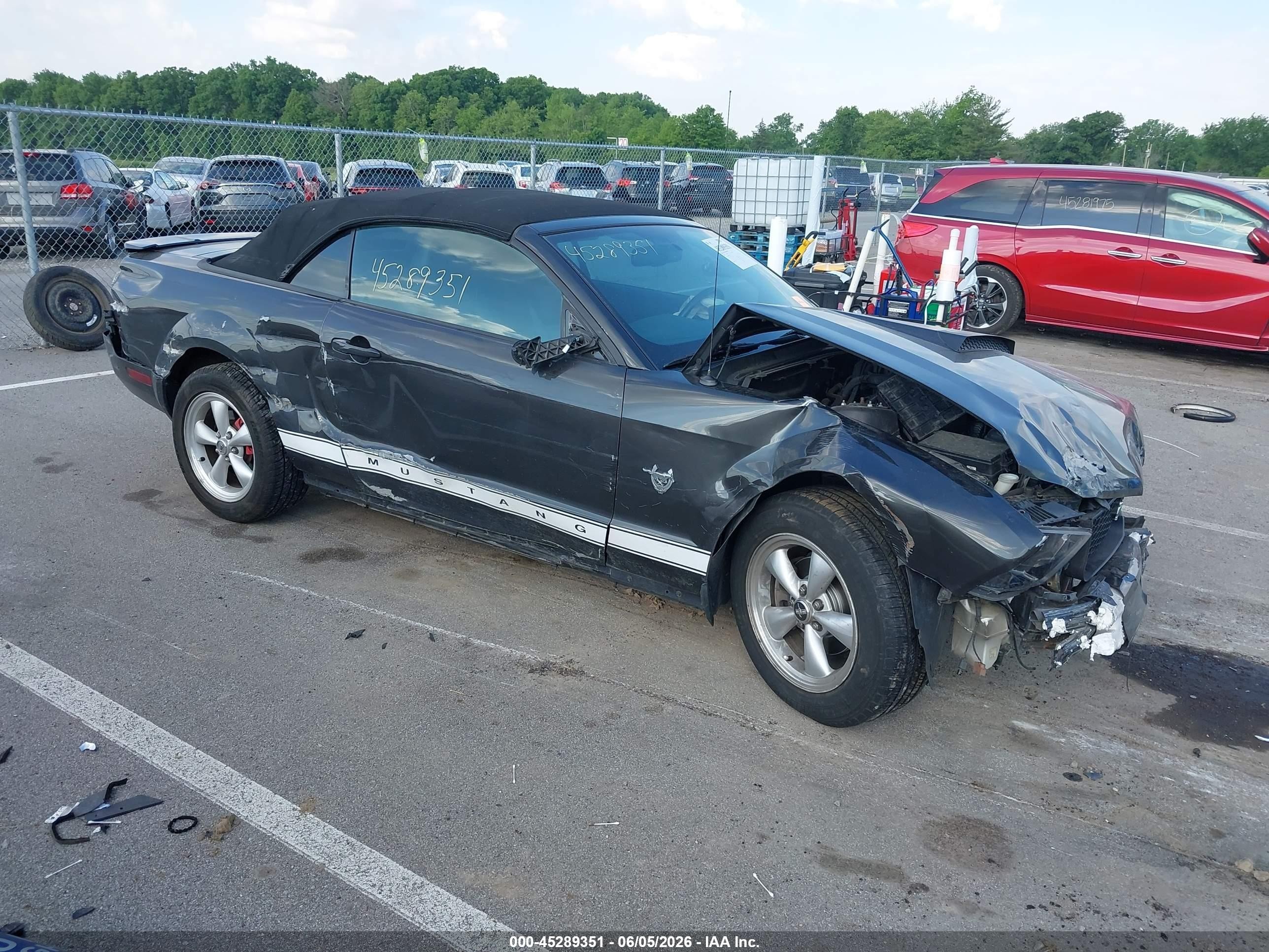 2009 Ford Mustang, VIN 1ZVHT84N995118754 — Front end