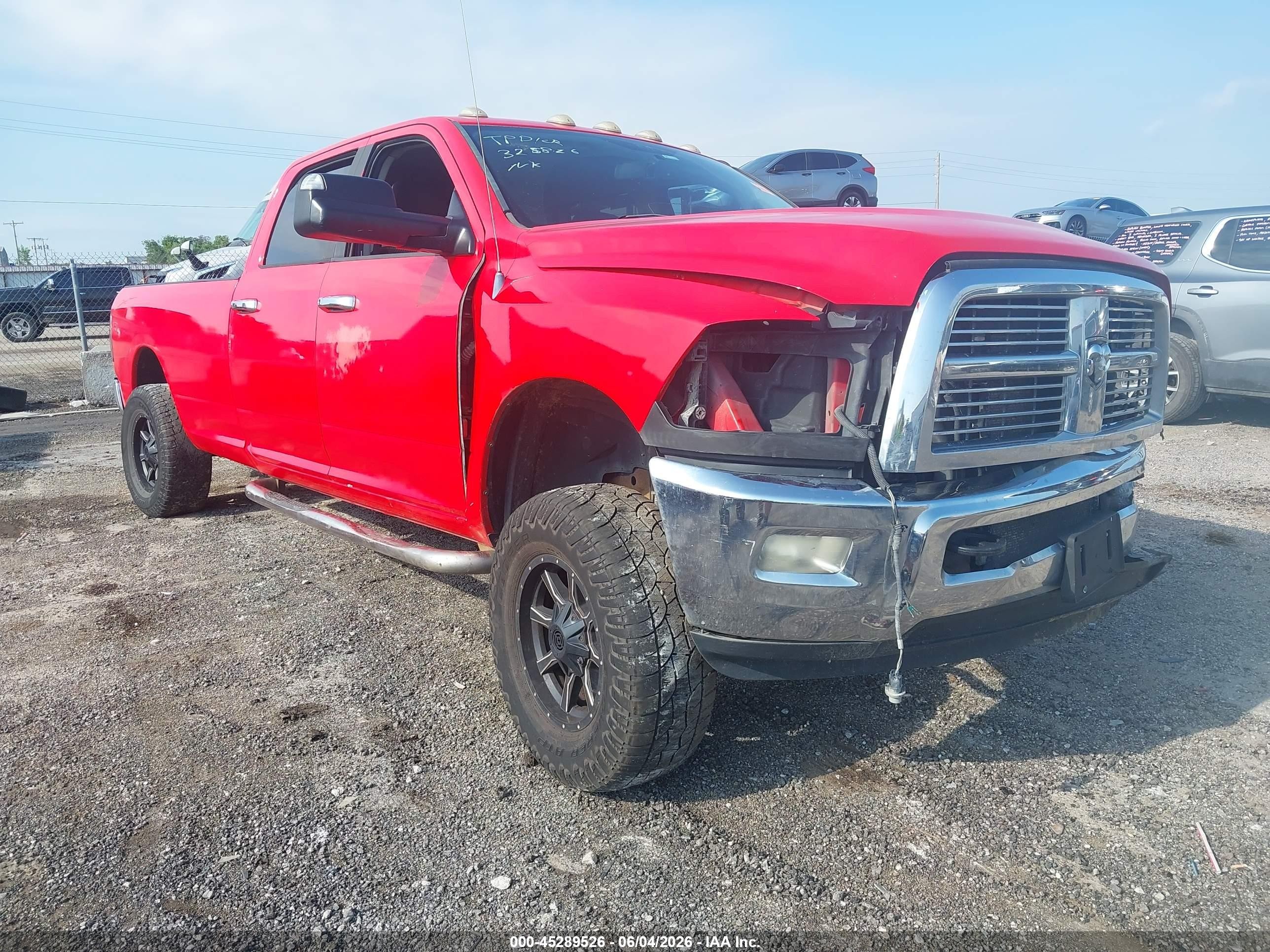 2011 Ram 2500 Laramie, VIN 3D7UT2CL5BG532939 — Front end