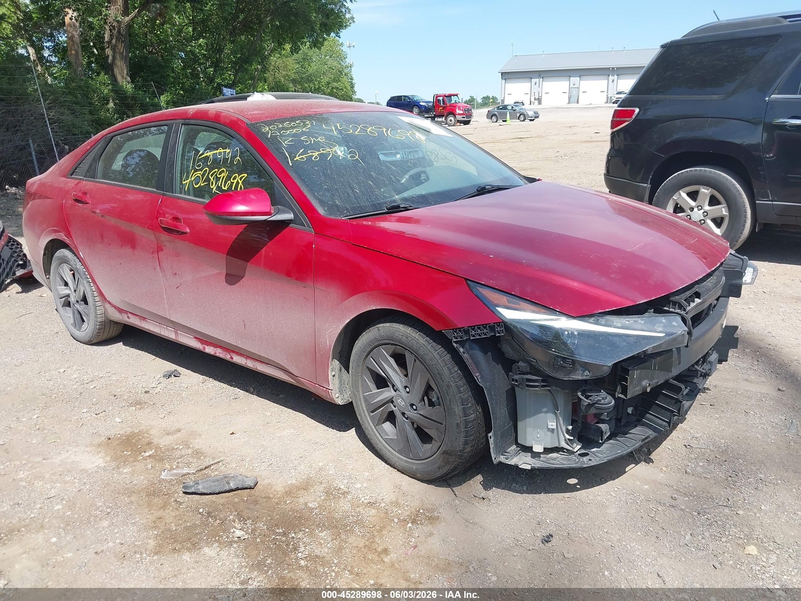 2021 Hyundai Elantra SEL, VIN KMHLS4AG6MU168942 — Front end