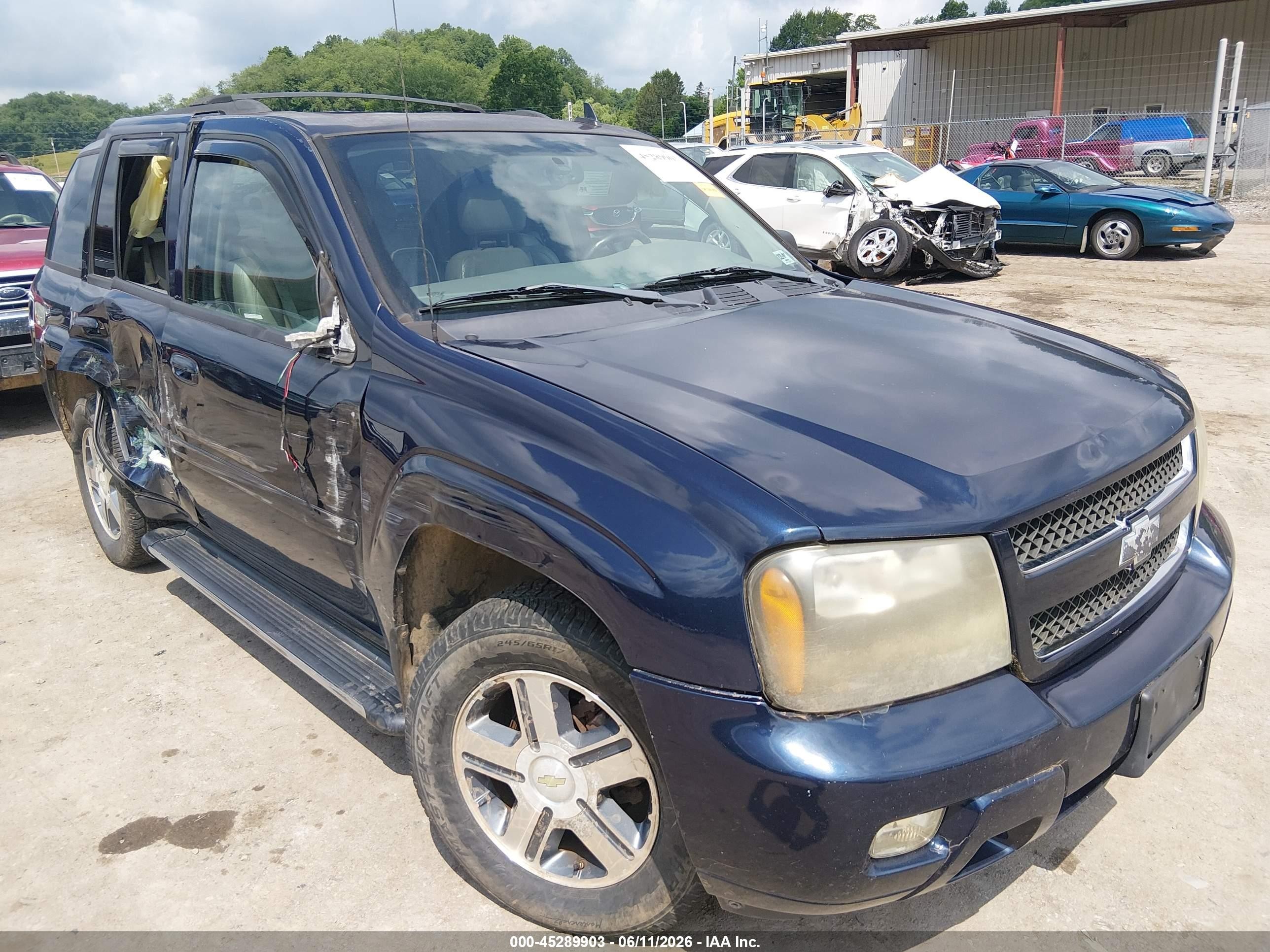 2009 Chevrolet TrailBlazer 1LT, VIN 1GNDT33S492128323 — Side