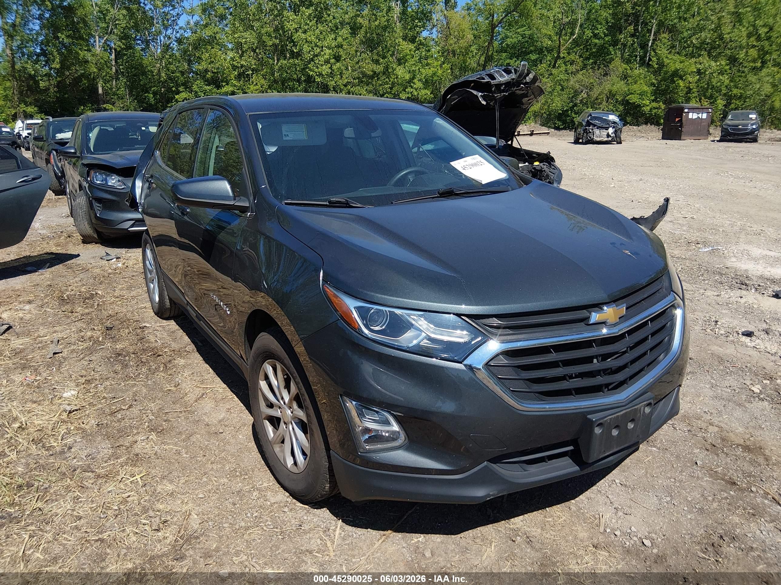 2018 Chevrolet Equinox LT, VIN 3GNAXJEV7JS562330 — Rear end