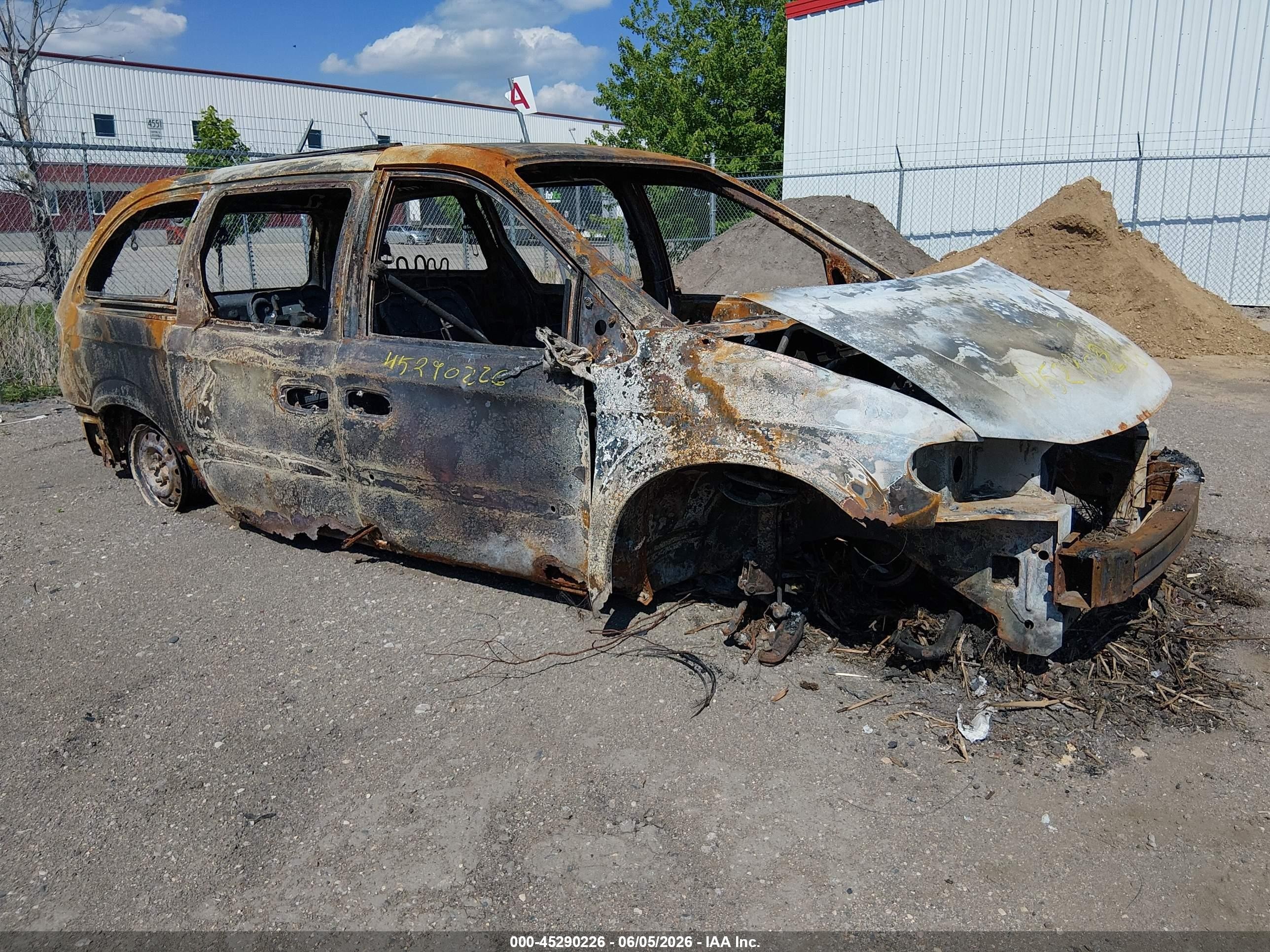 2002 Dodge Caravan Sport, VIN 1B4GP44352B572286 — Not stated