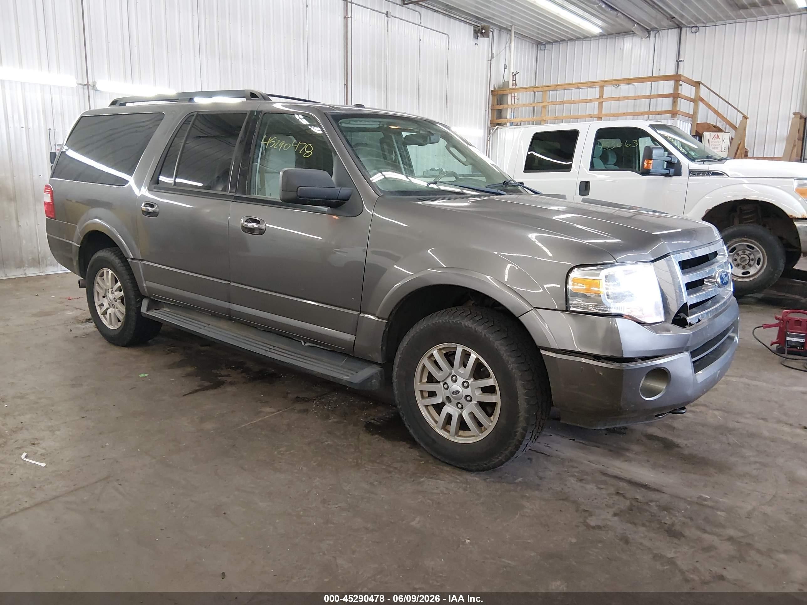 2012 Ford Expedition Max XLT, VIN 1FMJK1J59CEF02281 — Front end