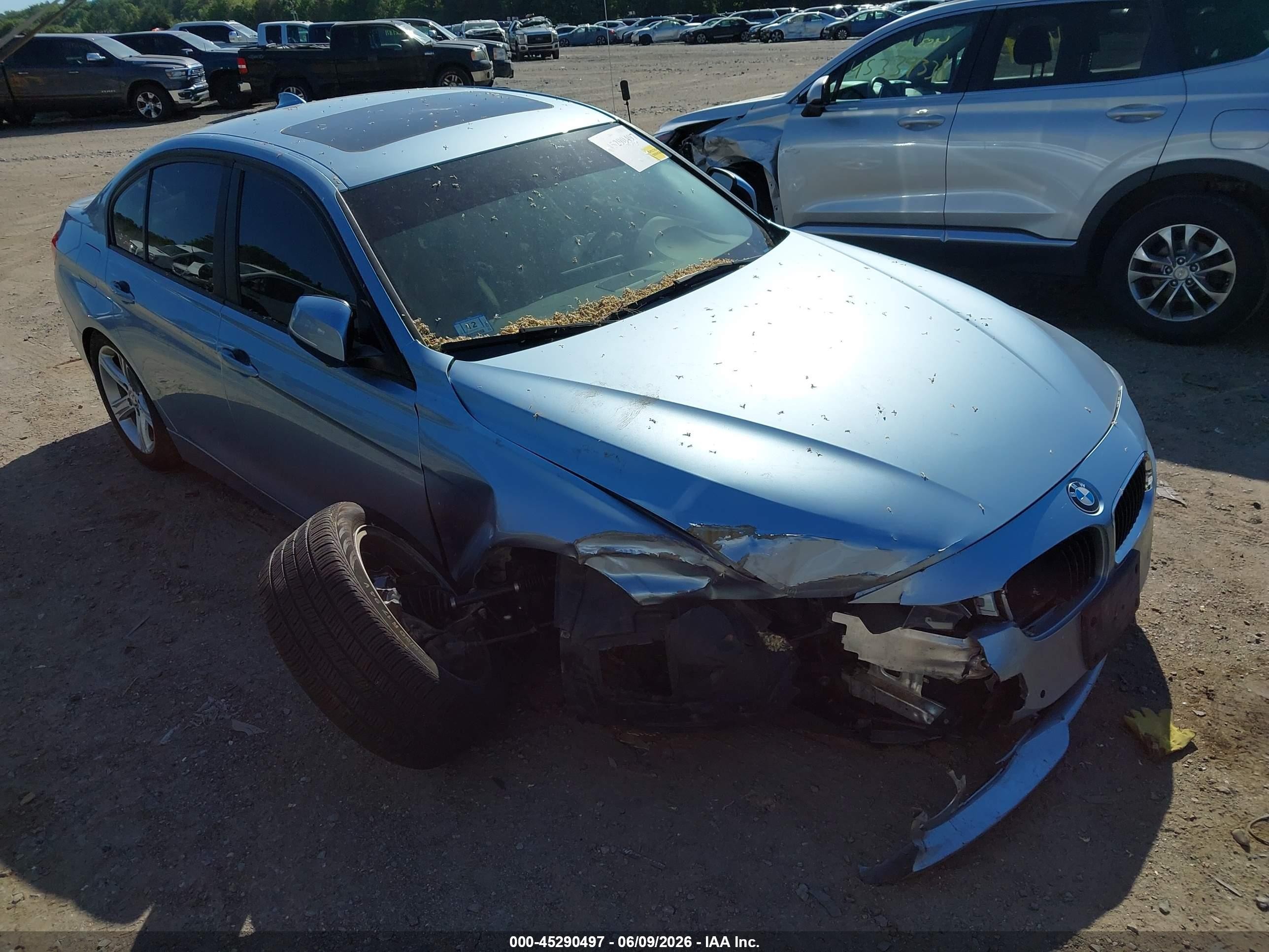 2014 BMW 3 Series 320i xDrive, VIN WBA3C3C54EF983571 — Front end
