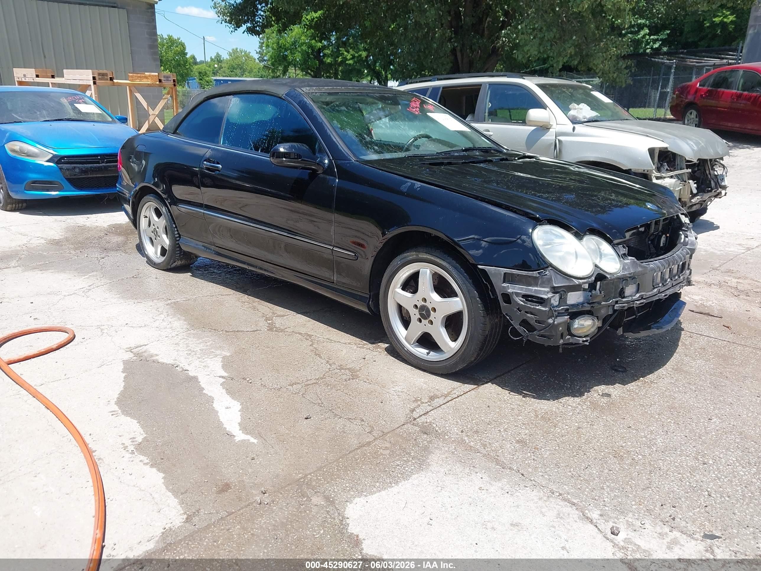 2004 Mercedes-Benz CLK 500, VIN WDBTK75G54T016655 — Front end