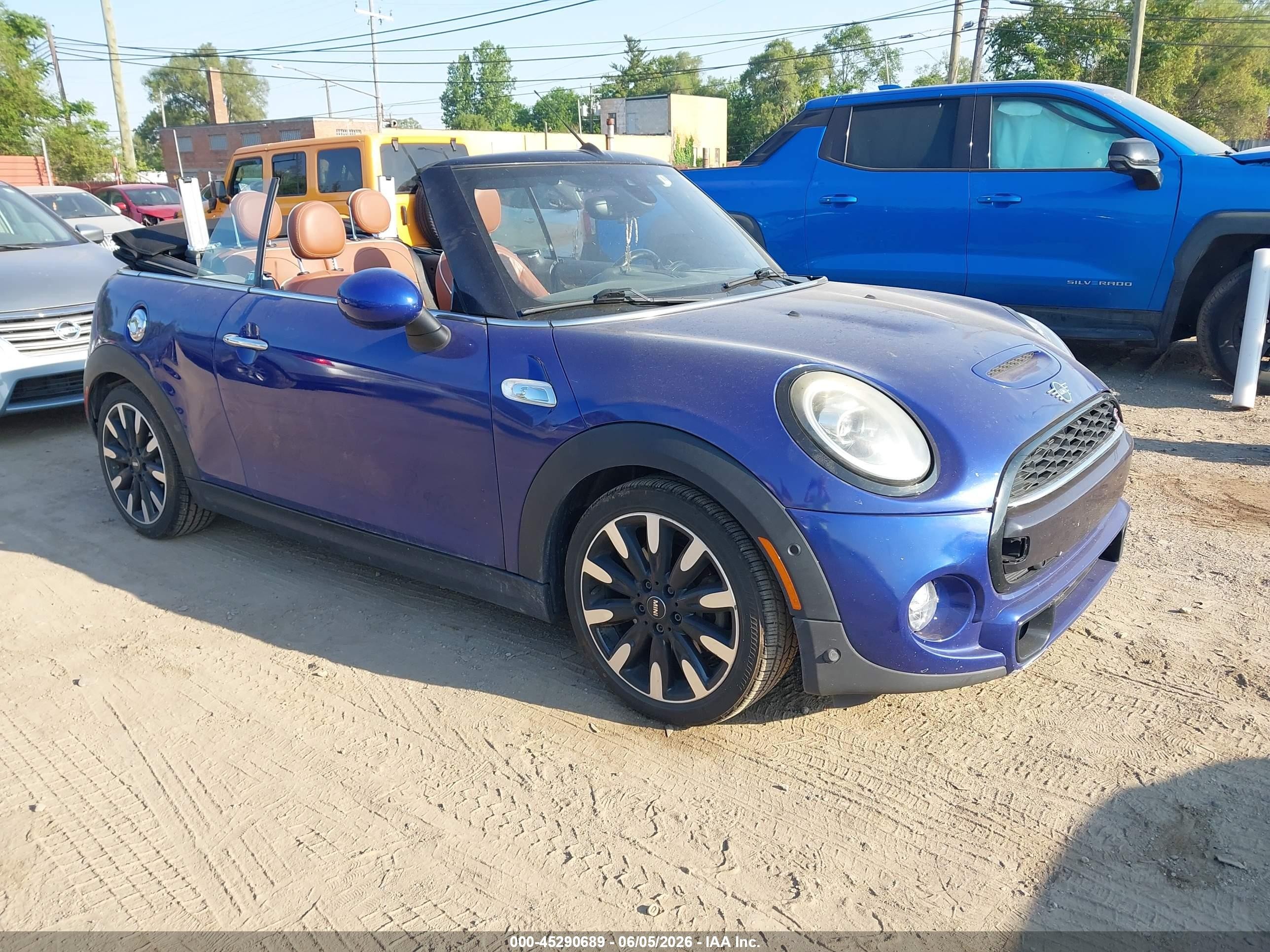 2019 MINI Convertible Cooper S, VIN WMWWG9C57K3E40560 — Rear end