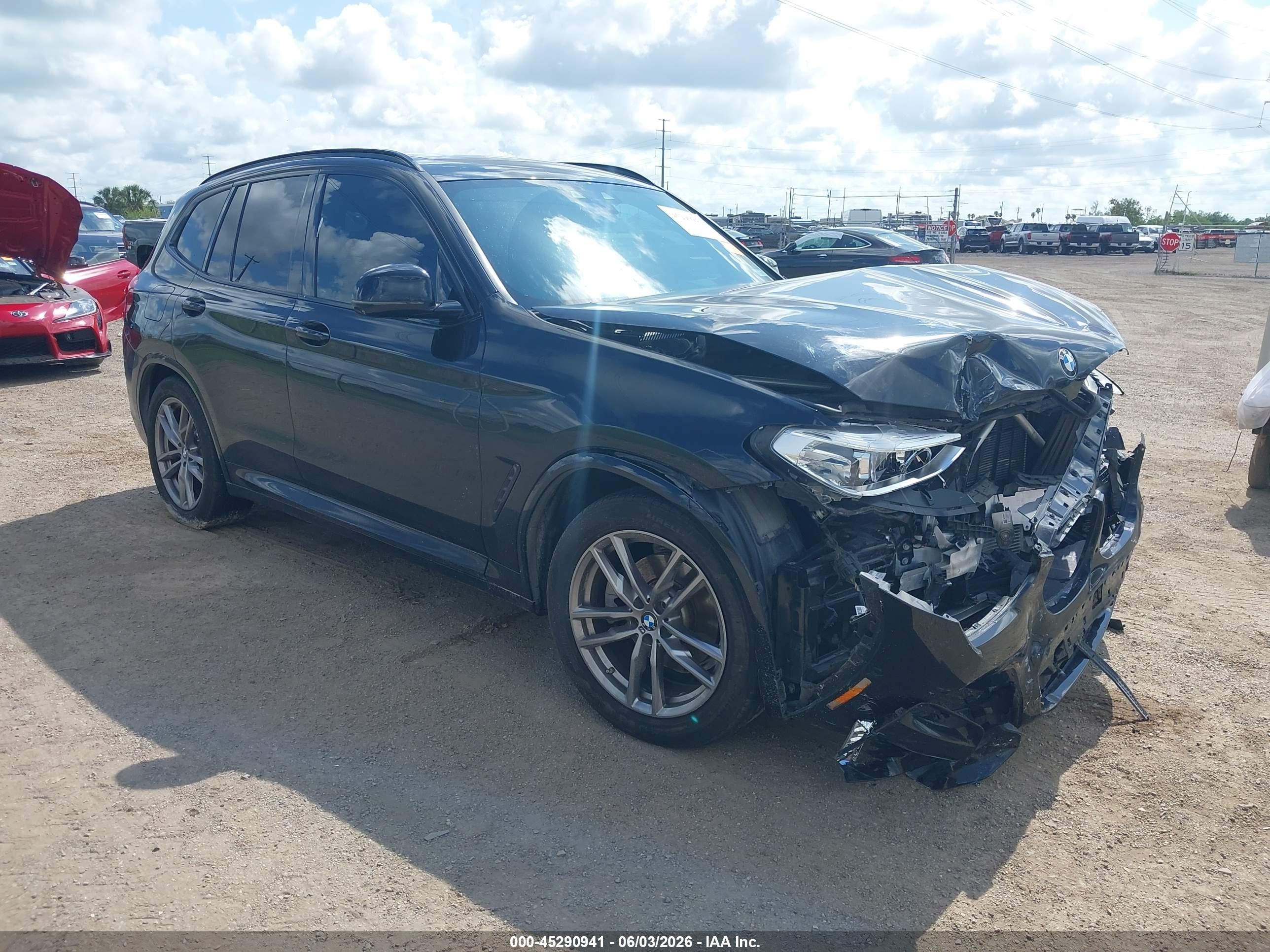 2021 BMW X3 xDrive30e, VIN 5UXTS1C03M9H14684 — Front end