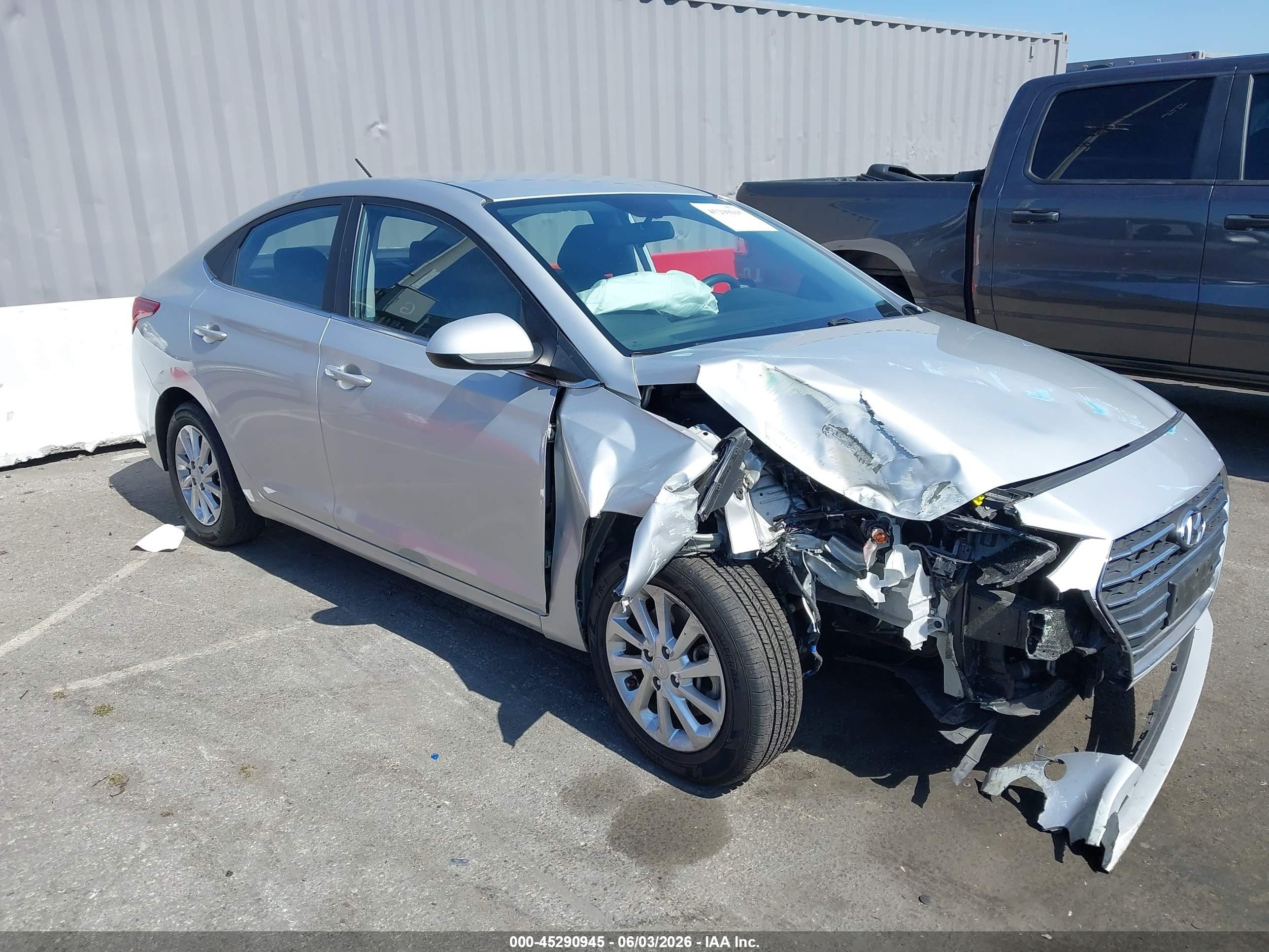 2020 Hyundai Accent SE, VIN 3KPC24A65LE120275 — Normal wear