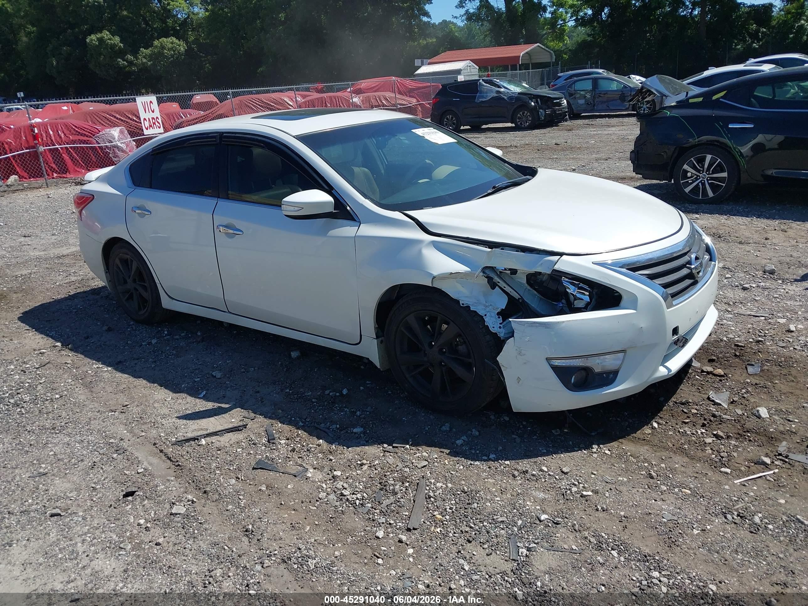 2013 Nissan Altima SV, VIN 1N4AL3AP1DC193147 — Перед
