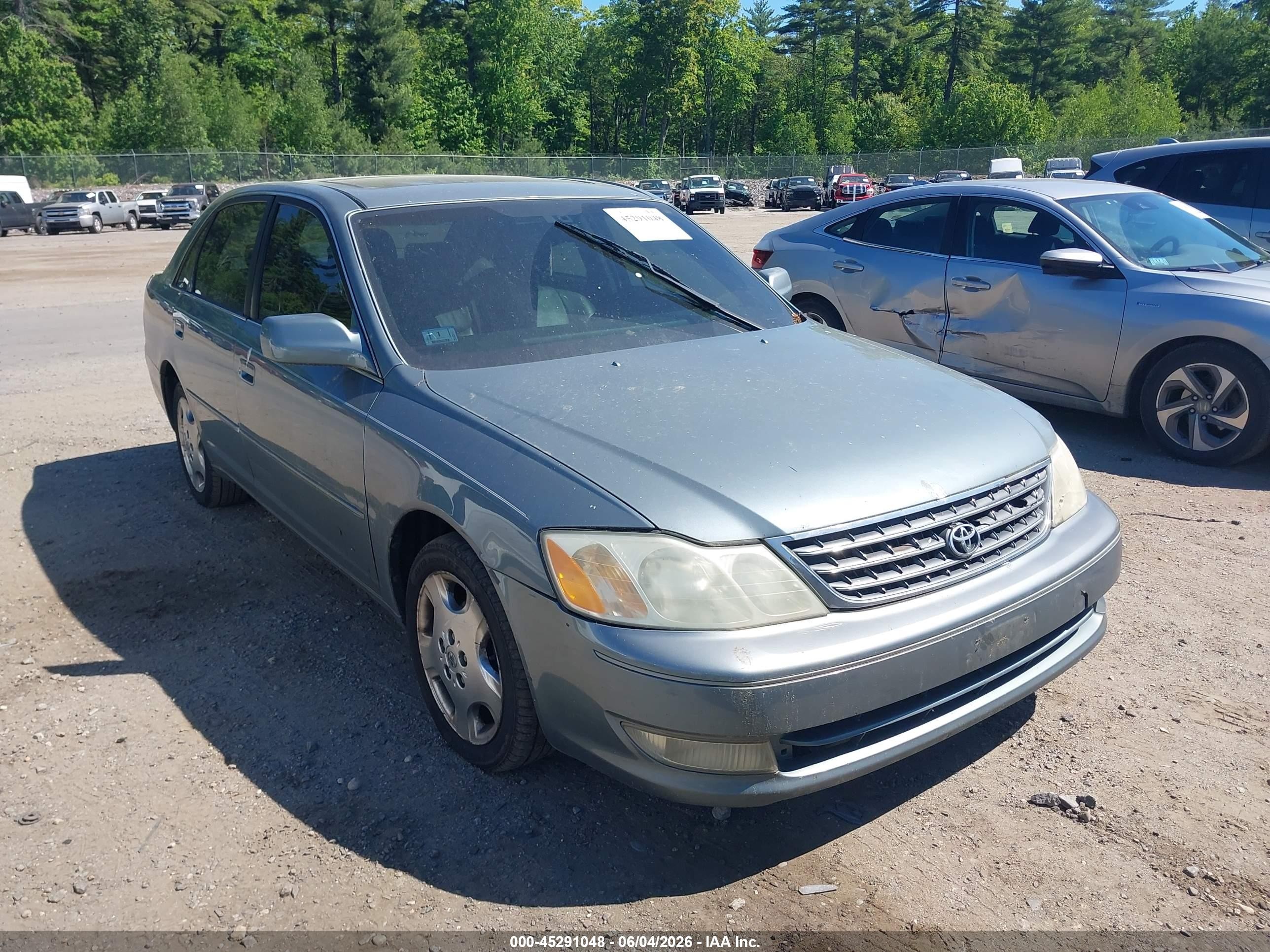 2004 Toyota Avalon XLS, VIN 4T1BF28B24U346148 — Rear end