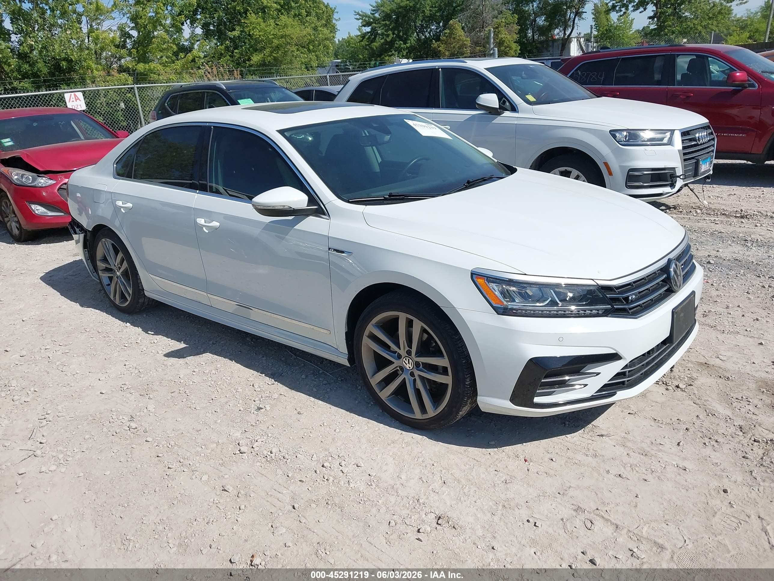 2019 Volkswagen Passat SE R-Line, VIN 1VWMA7A39KC013795 — Rear end