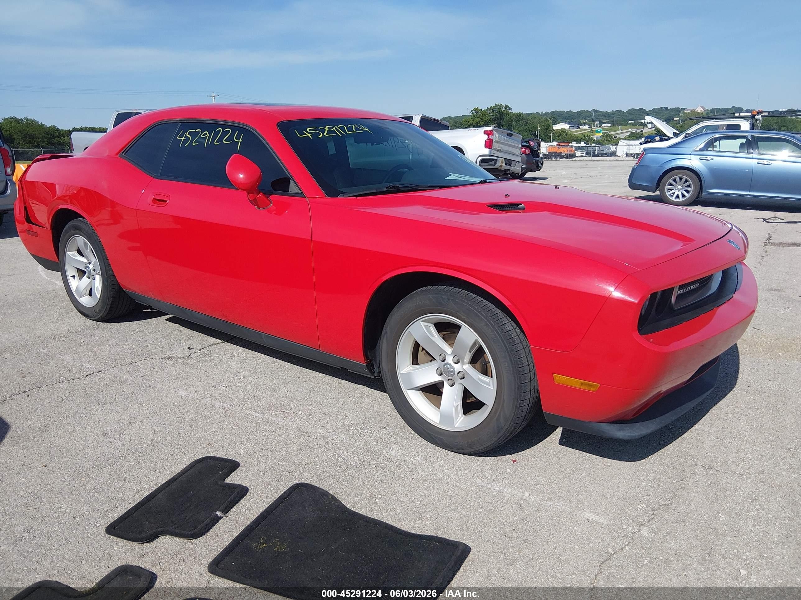 2010 Dodge Challenger SE, VIN 2B3CJ4DV0AH137414 — Rear end