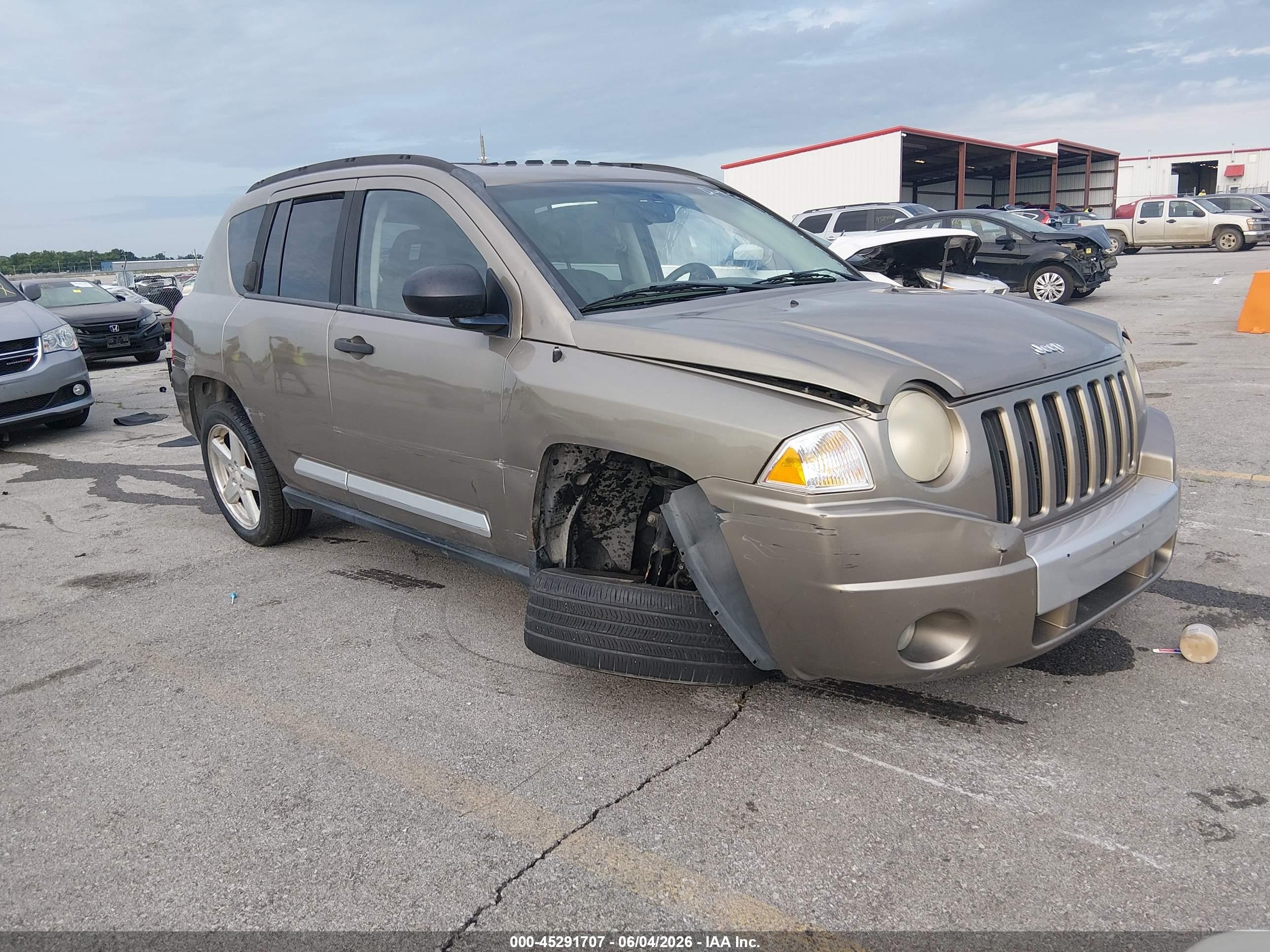 2007 Jeep Compass Limited, VIN 1J8FT57W27D192588 — Side