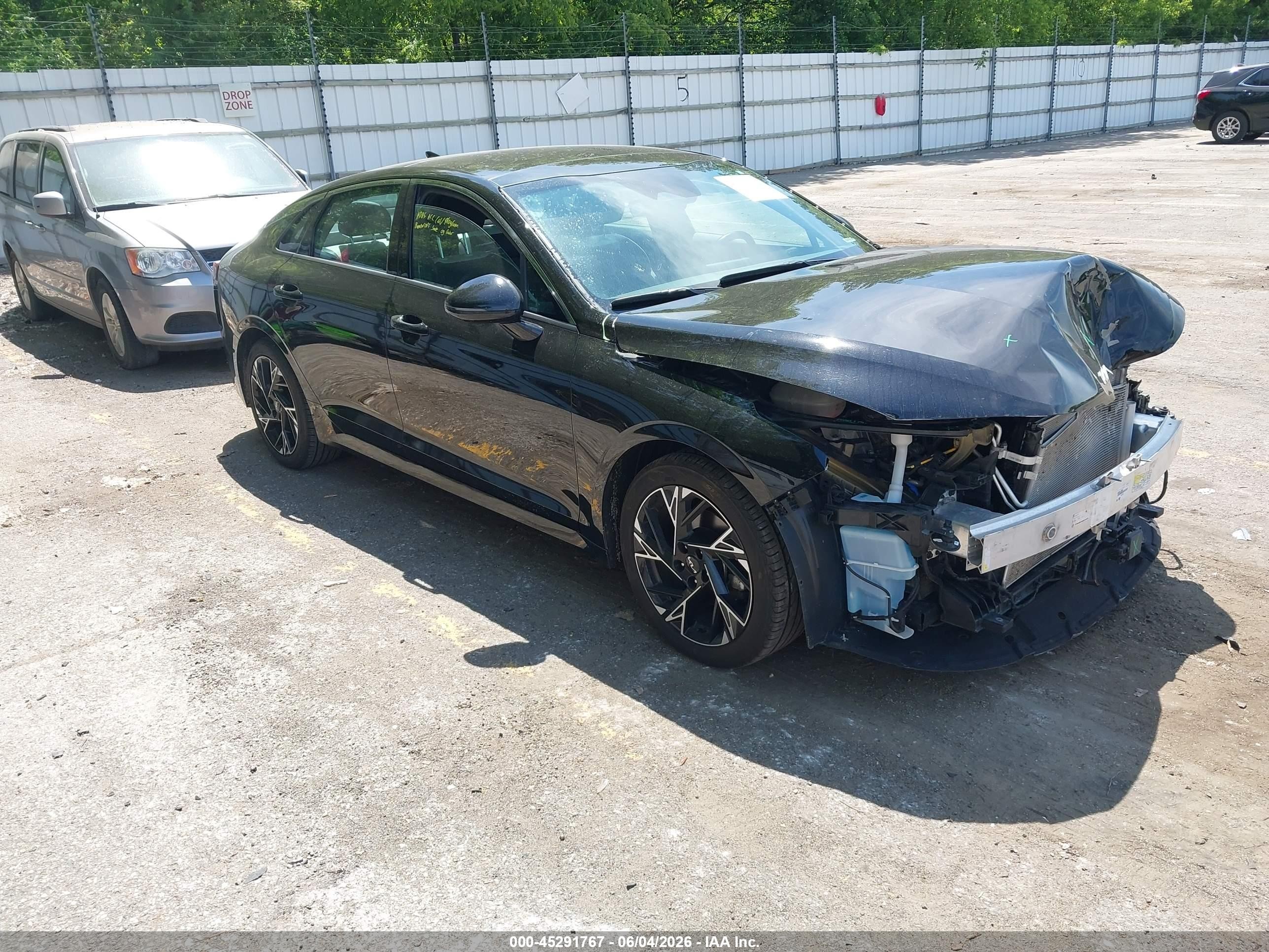 2025 Kia K5 GT-Line, VIN KNAG64J70S5268193 — Front end