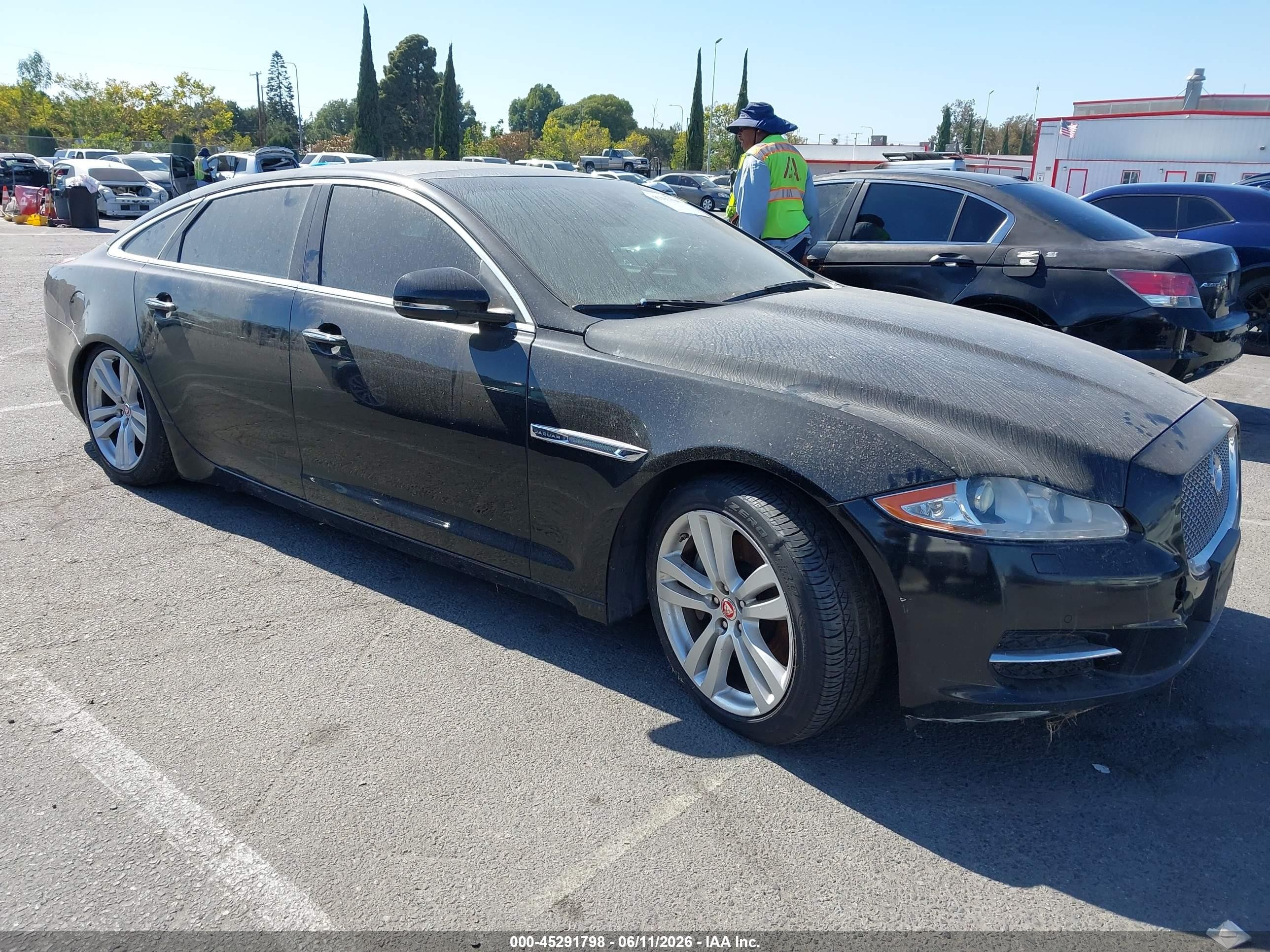 2014 Jaguar XJ Portfolio, VIN SAJWA2GZ6E8V59179 — Normal wear