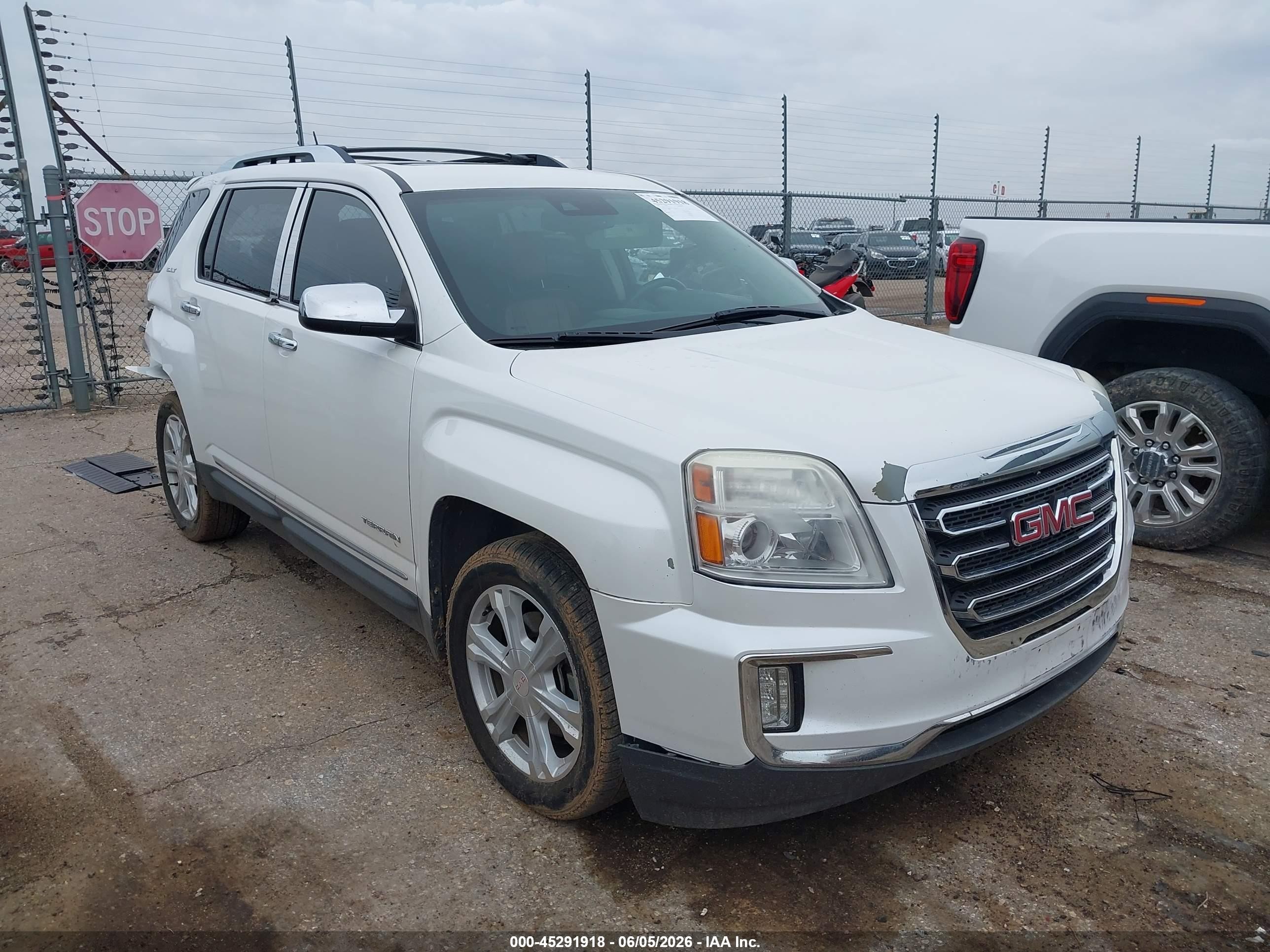 2016 GMC Terrain SLT, VIN 2GKFLPE36G6122123 — Rear end