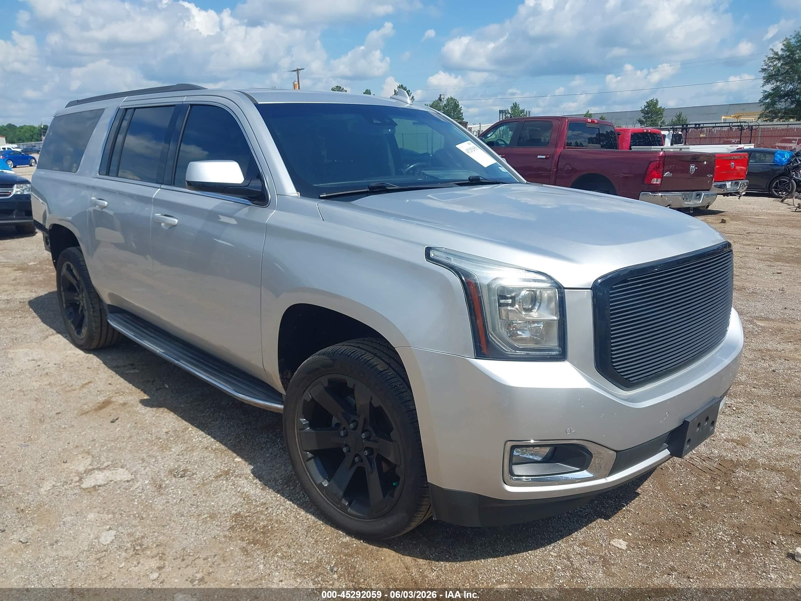 2018 GMC Yukon XL SLT, VIN 1GKS1GKC7JR283889 — Rear end