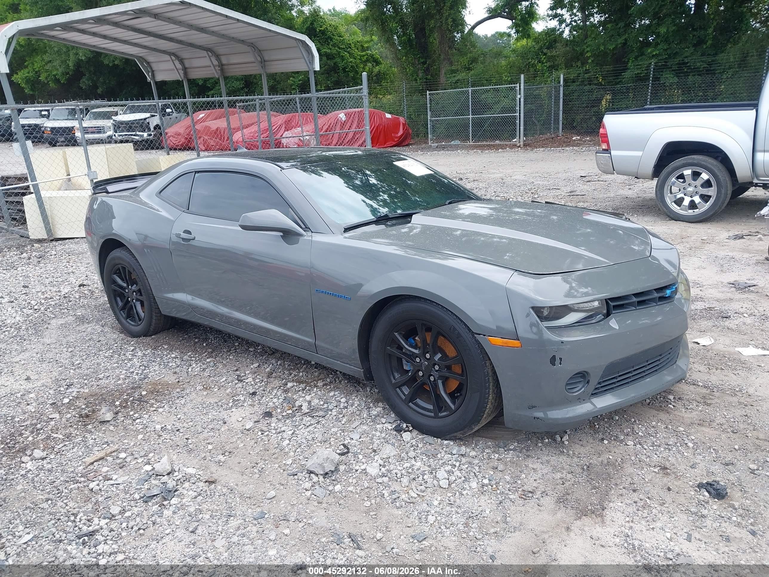 2015 Chevrolet Camaro LS, VIN 2G1FB1E35F9305529 — Side