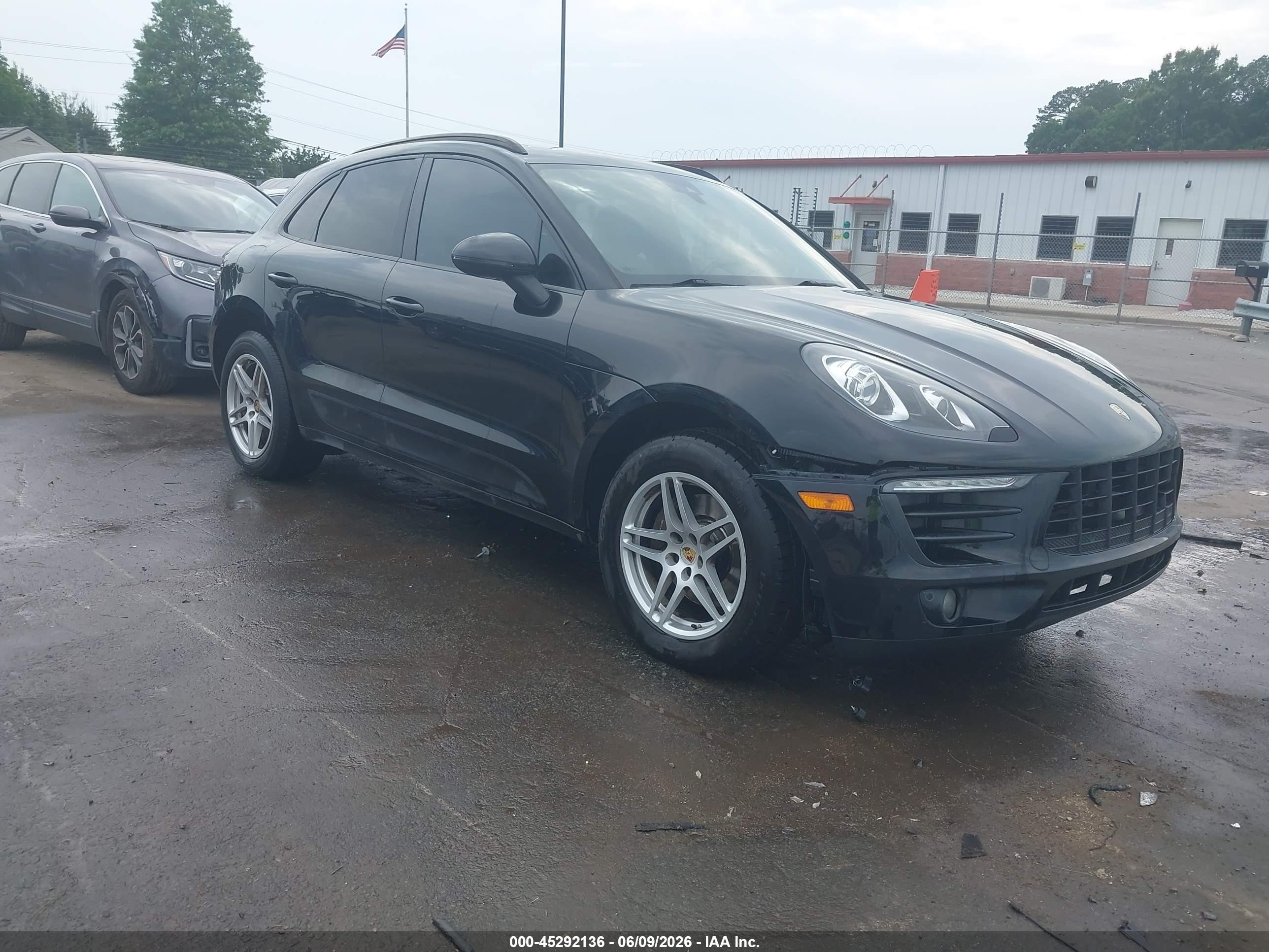 2018 Porsche Macan, VIN WP1AA2A50JLB02761 — Front end