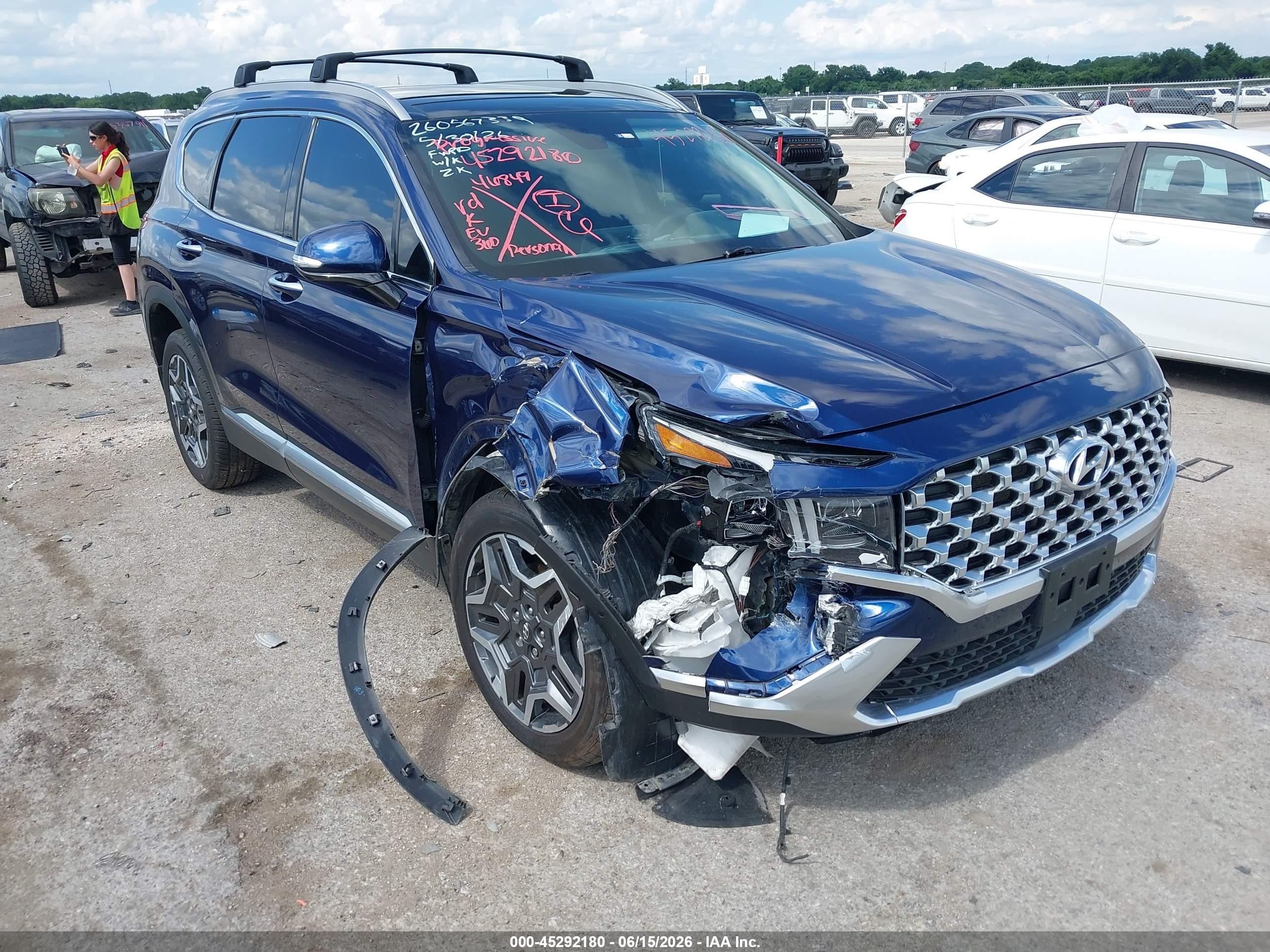 2022 Hyundai Santa Fe Limited, VIN 5NMS4DAL9NH391489 — Front end