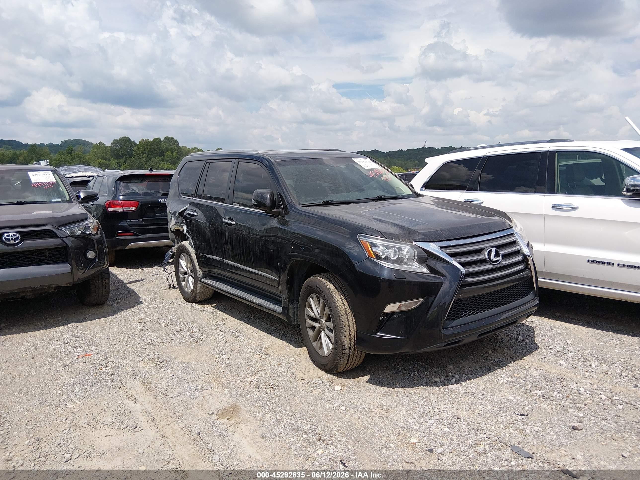 2017 Lexus GX 460 Premium, VIN JTJBM7FX8H5151559 — Side
