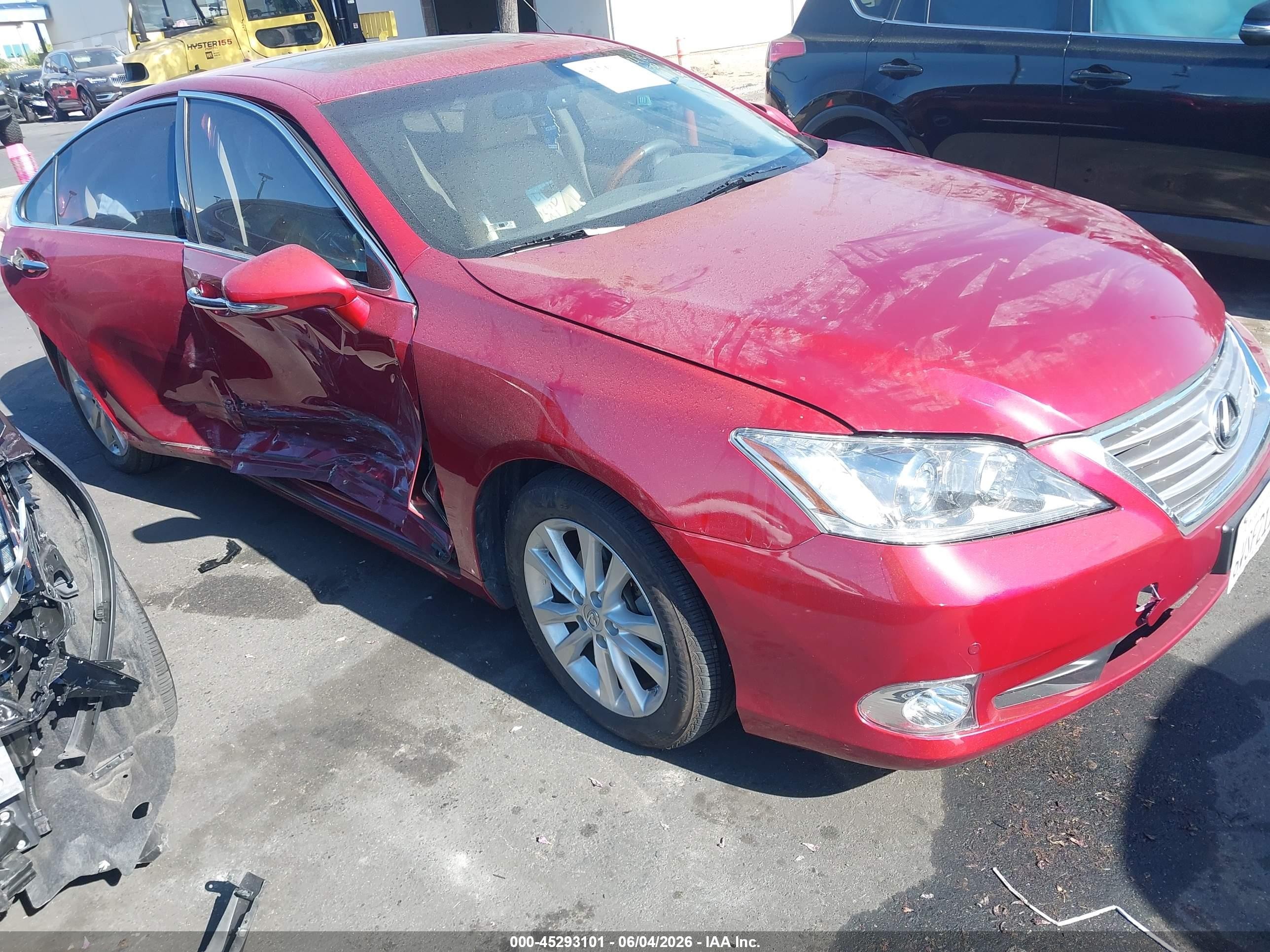 2012 Lexus ES 330, VIN JTHBK1EG5C2493115 — Side