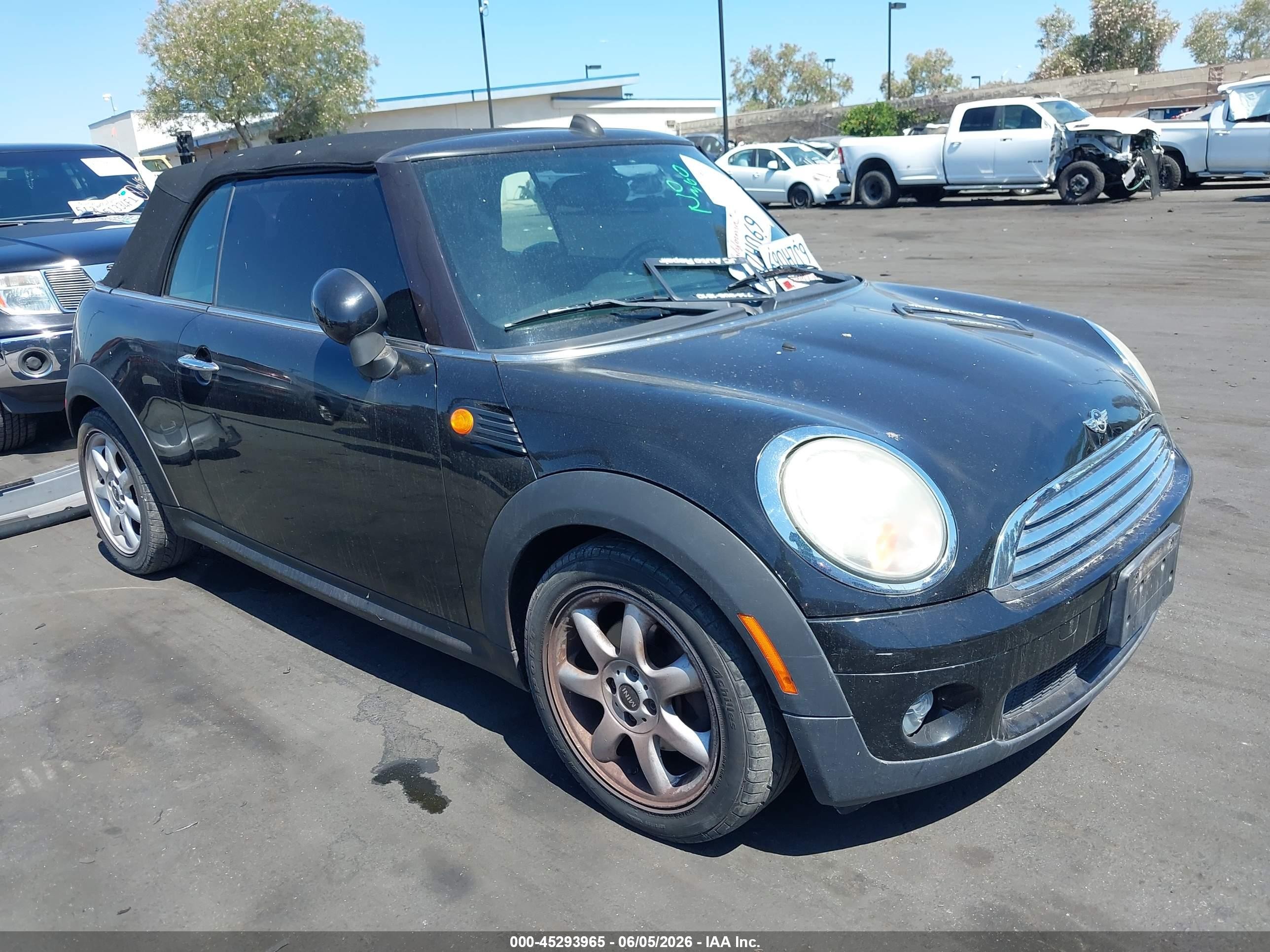 2009 MINI Convertible, VIN WMWMR33549TU95506 — Rear end