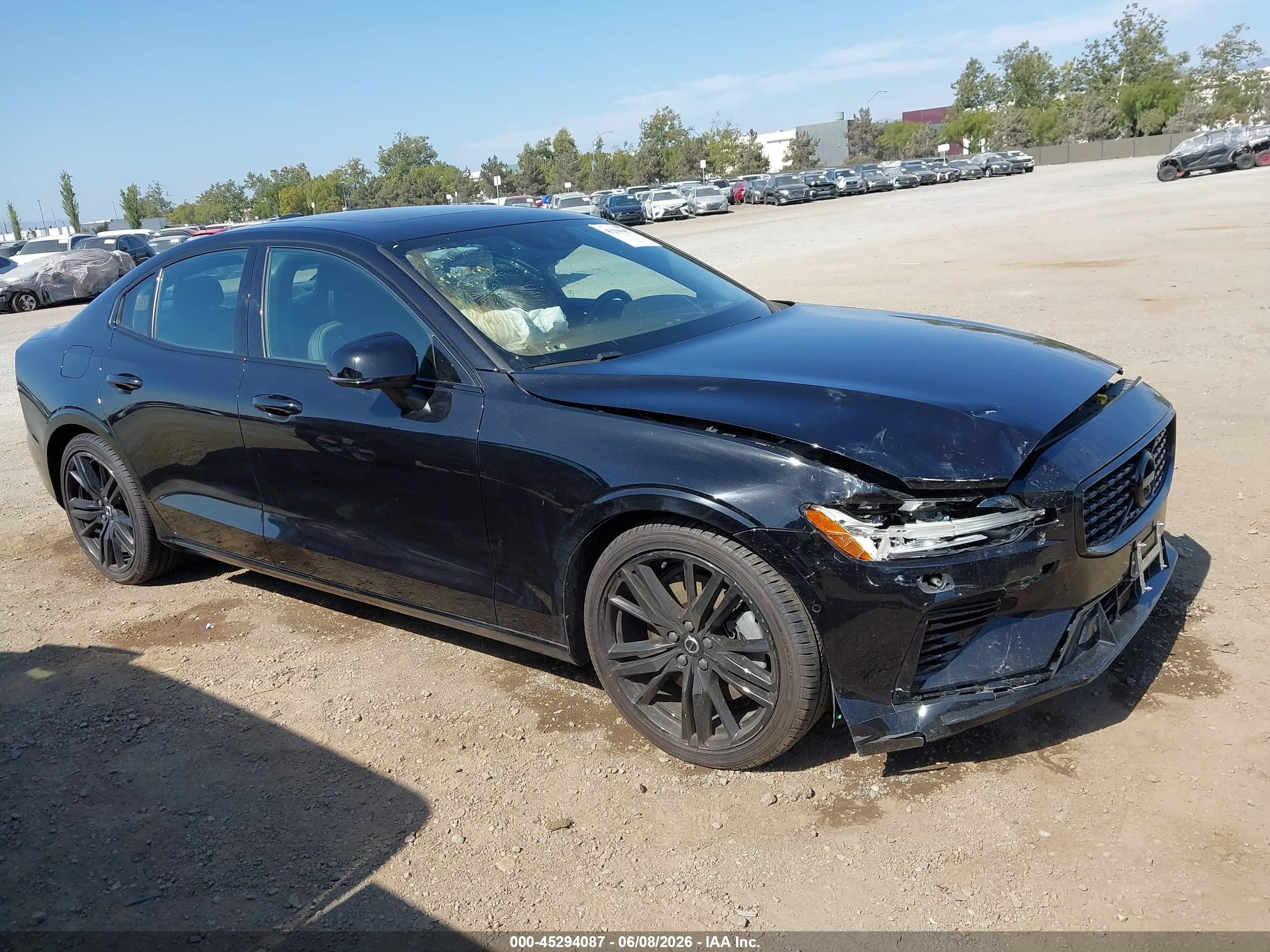 2022 Volvo S60 Ultra Black Edition, VIN 7JRH60FD3NG192400 — Front end