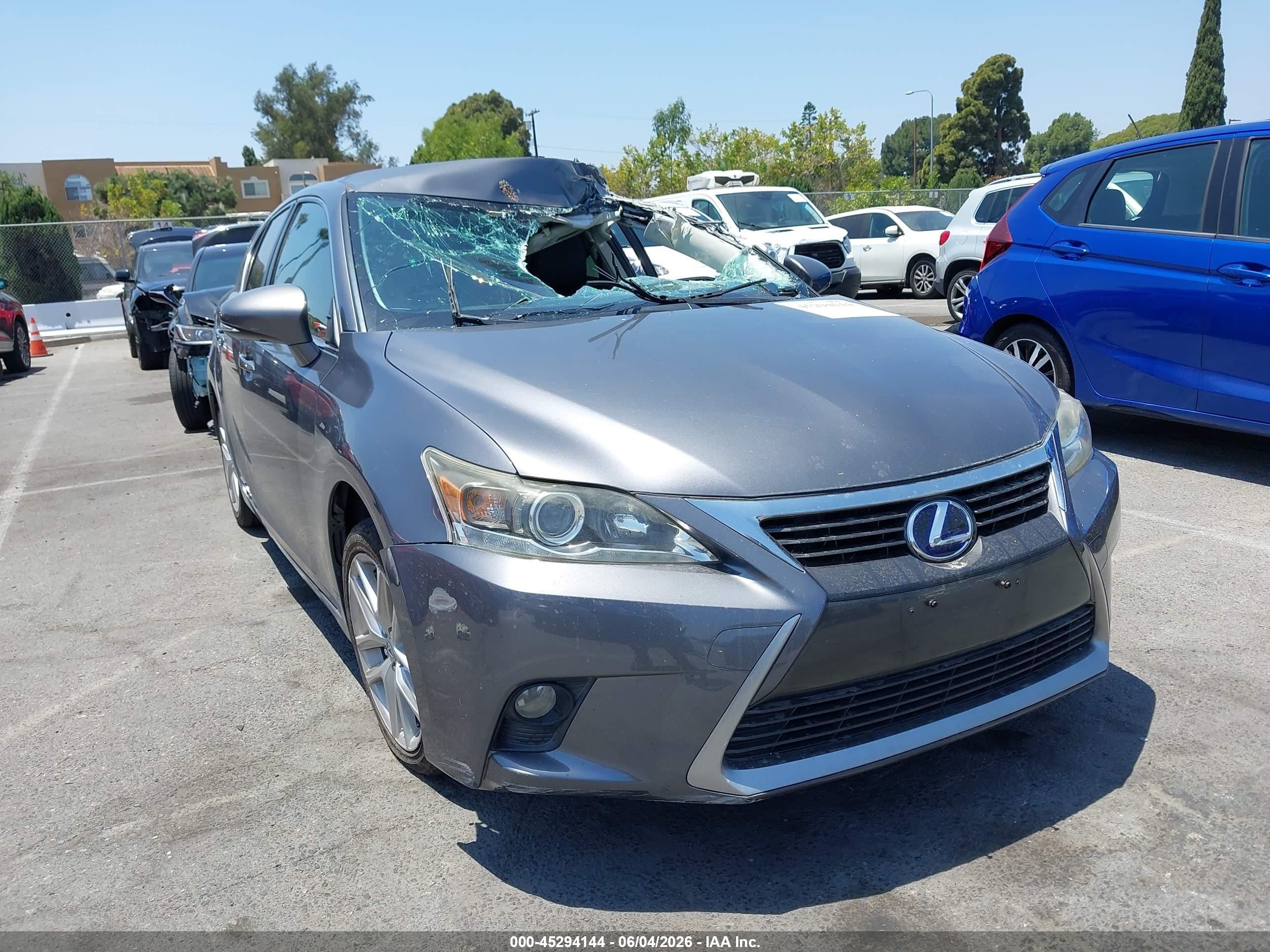 2014 Lexus CT 200h, VIN JTHKD5BH6E2175070 — Roof