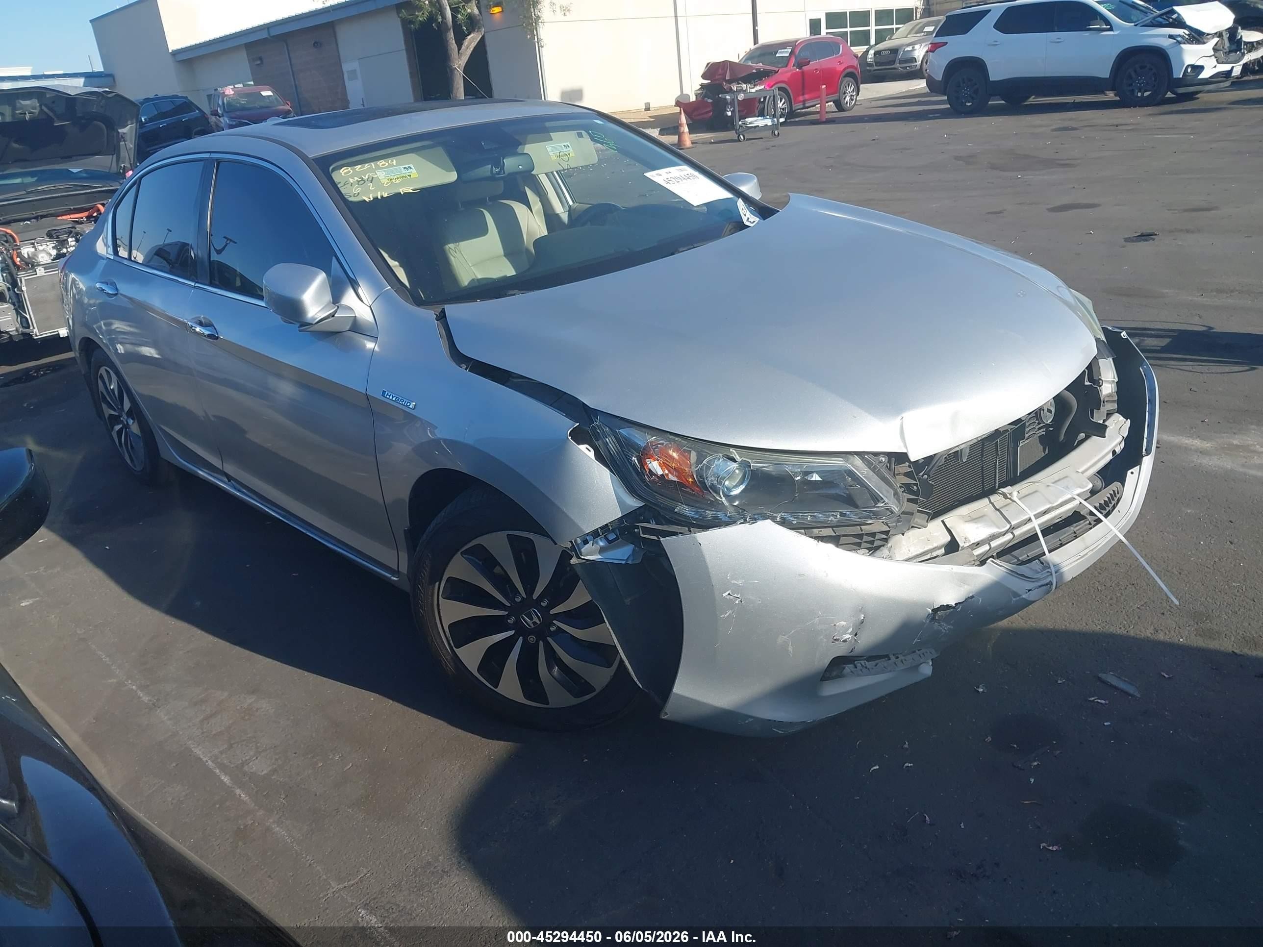 2014 Honda Accord EX-L, VIN 1HGCR6F54EA007853 — Перед