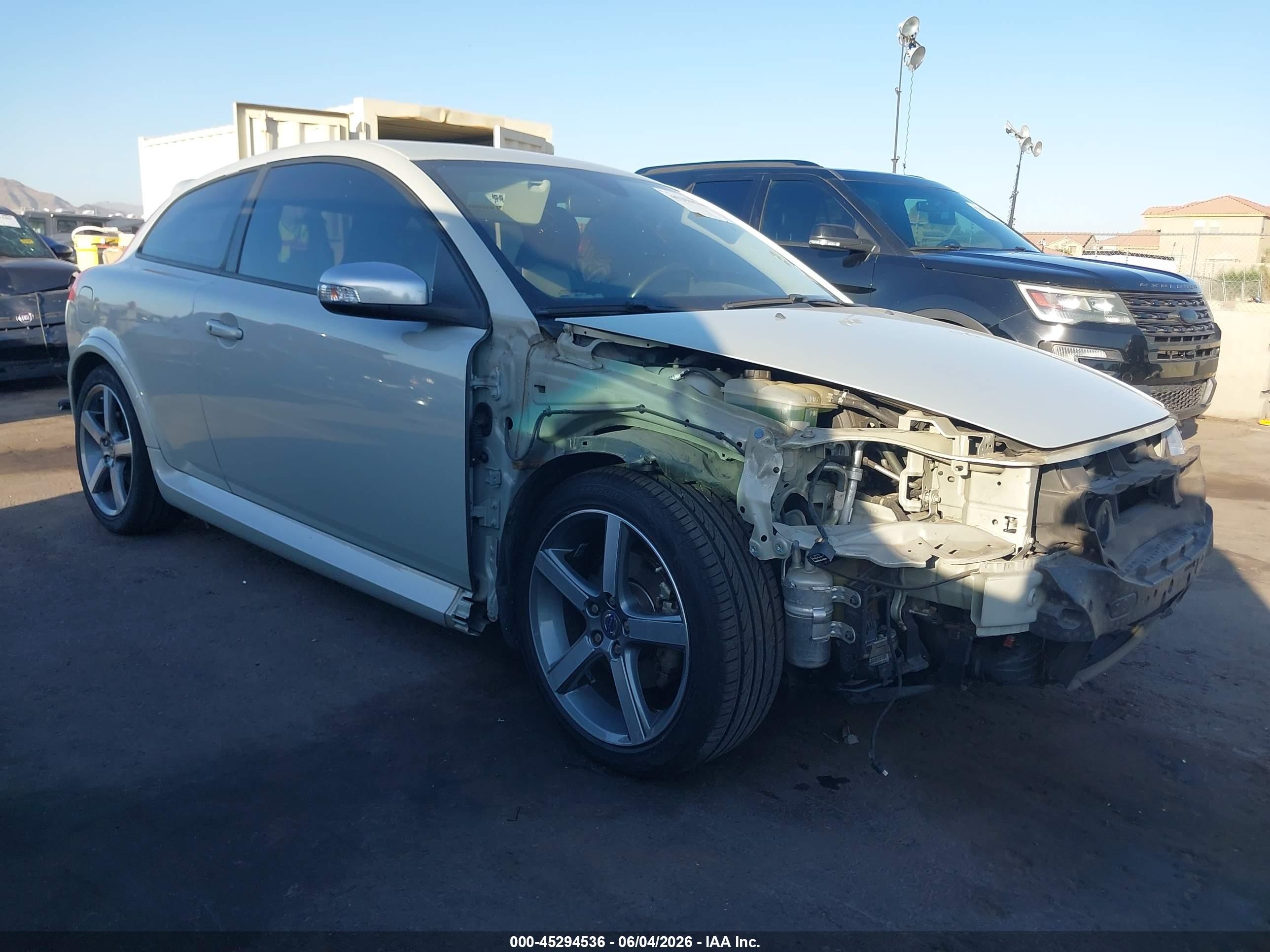 2012 Volvo C30, VIN YV1672MK8C2286941 — Front end