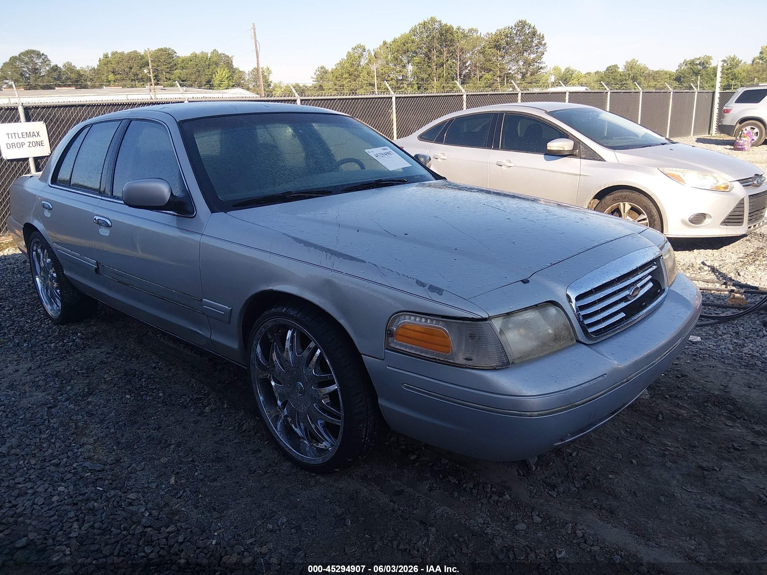2003 Ford Police Interceptor Street Appear, VIN 2FAFP71W73X121900 — Side