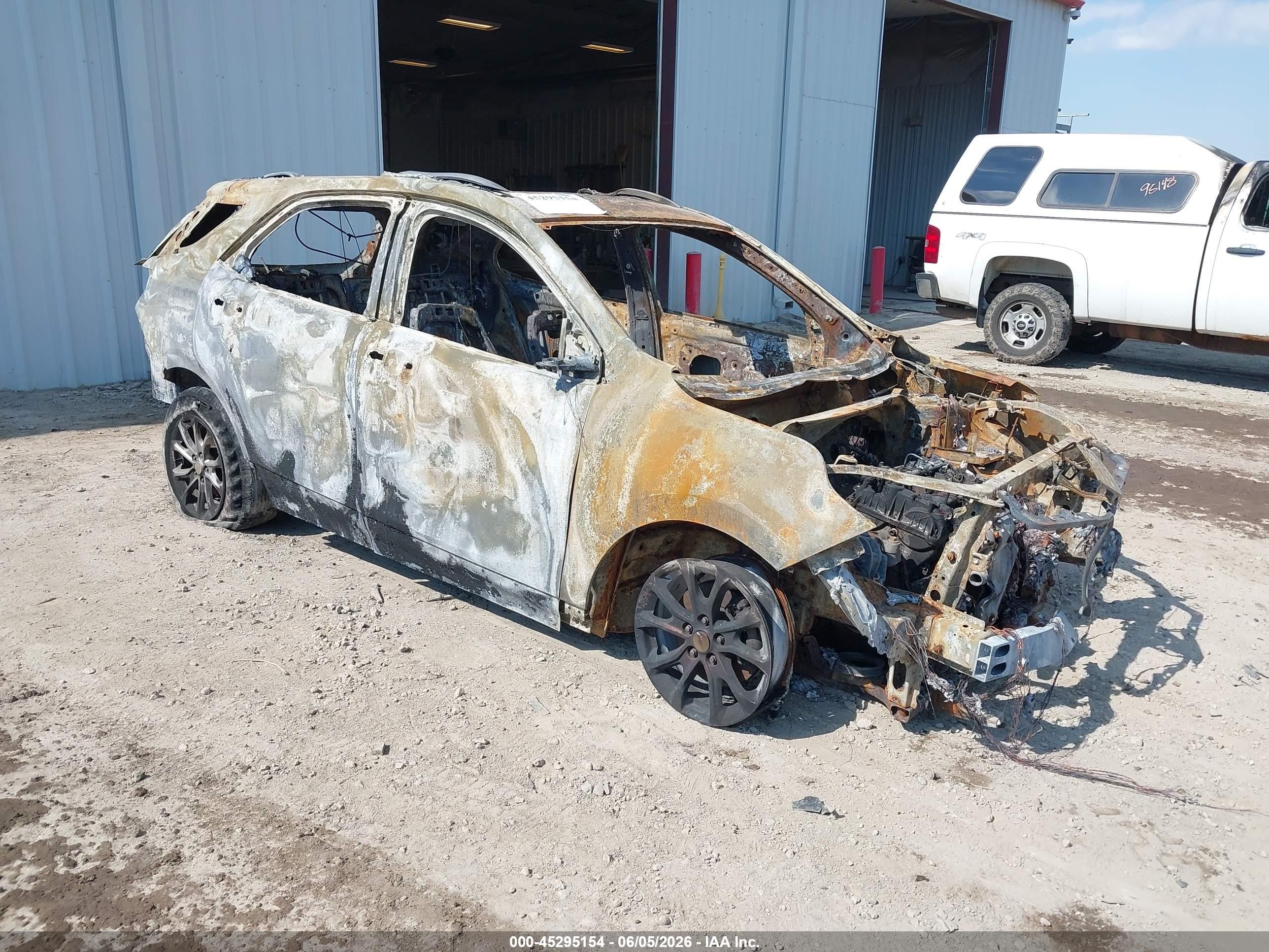 2018 Chevrolet Equinox LT, VIN 3GNAXSEV8JL101363 — Burn