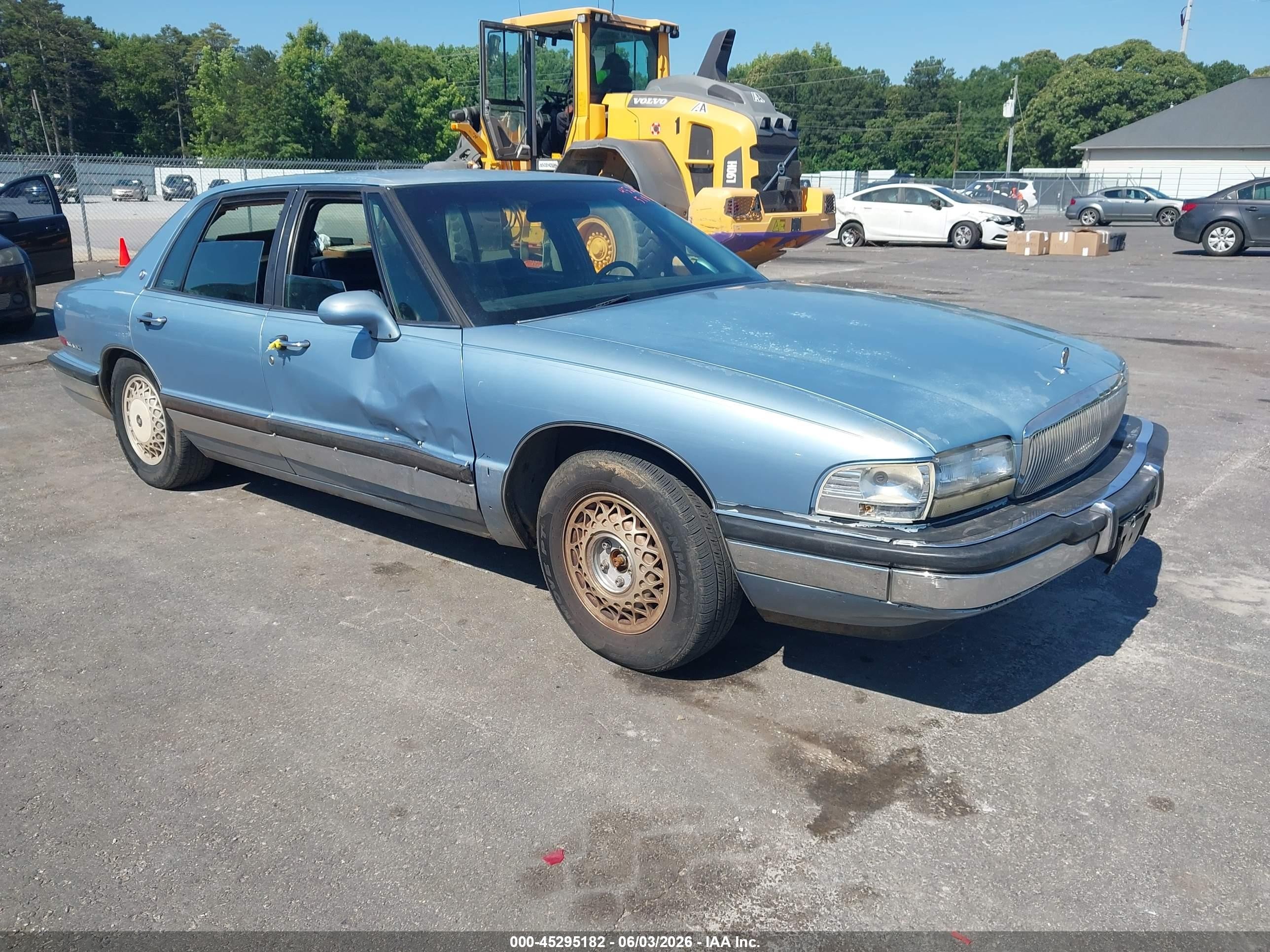 1992 Buick Park Avenue, VIN 1G4CW53L3N1659928 — Side