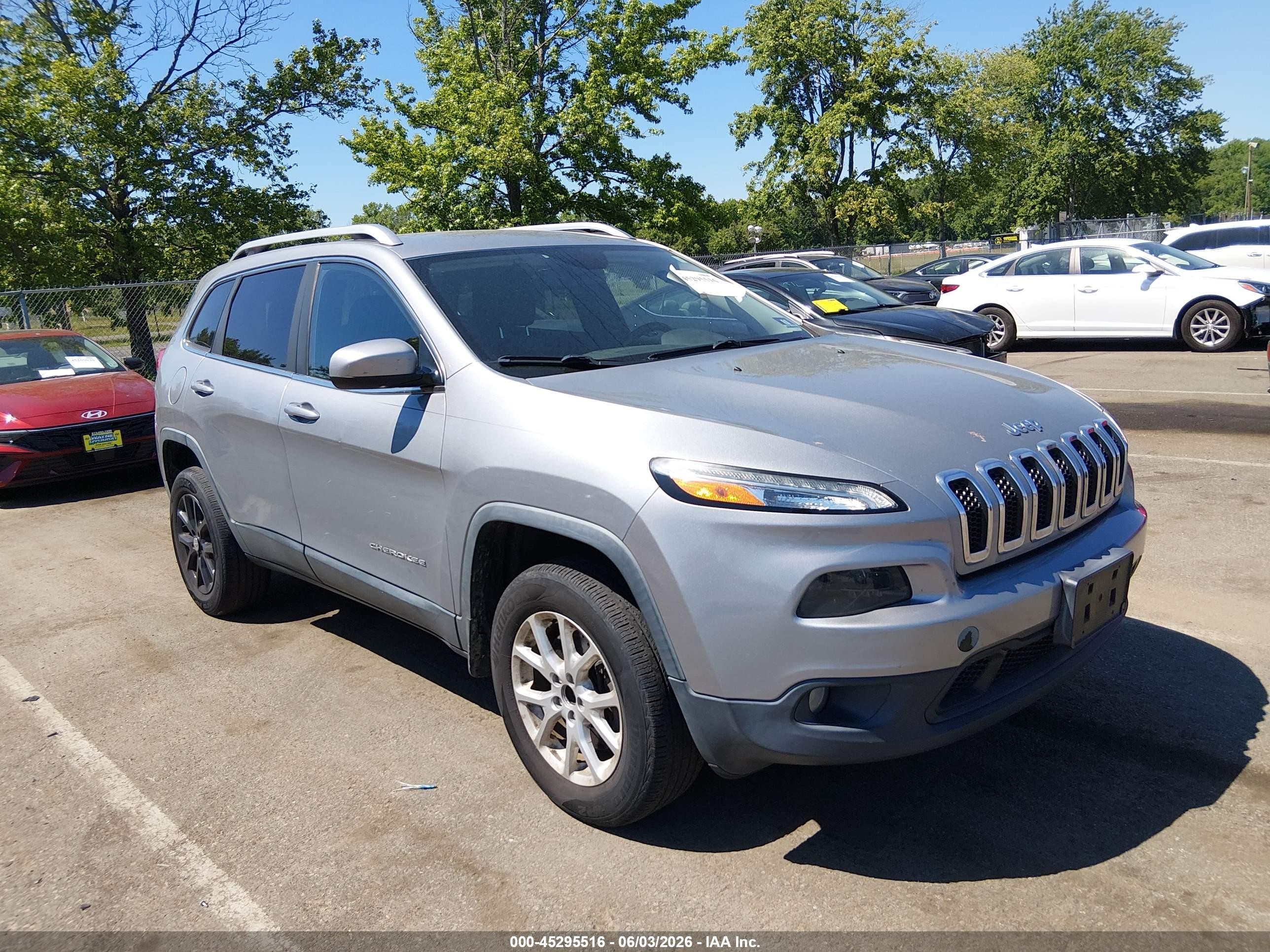 2014 Jeep Cherokee Latitude, VIN 1C4PJMCSXEW152047 — По всему кузову