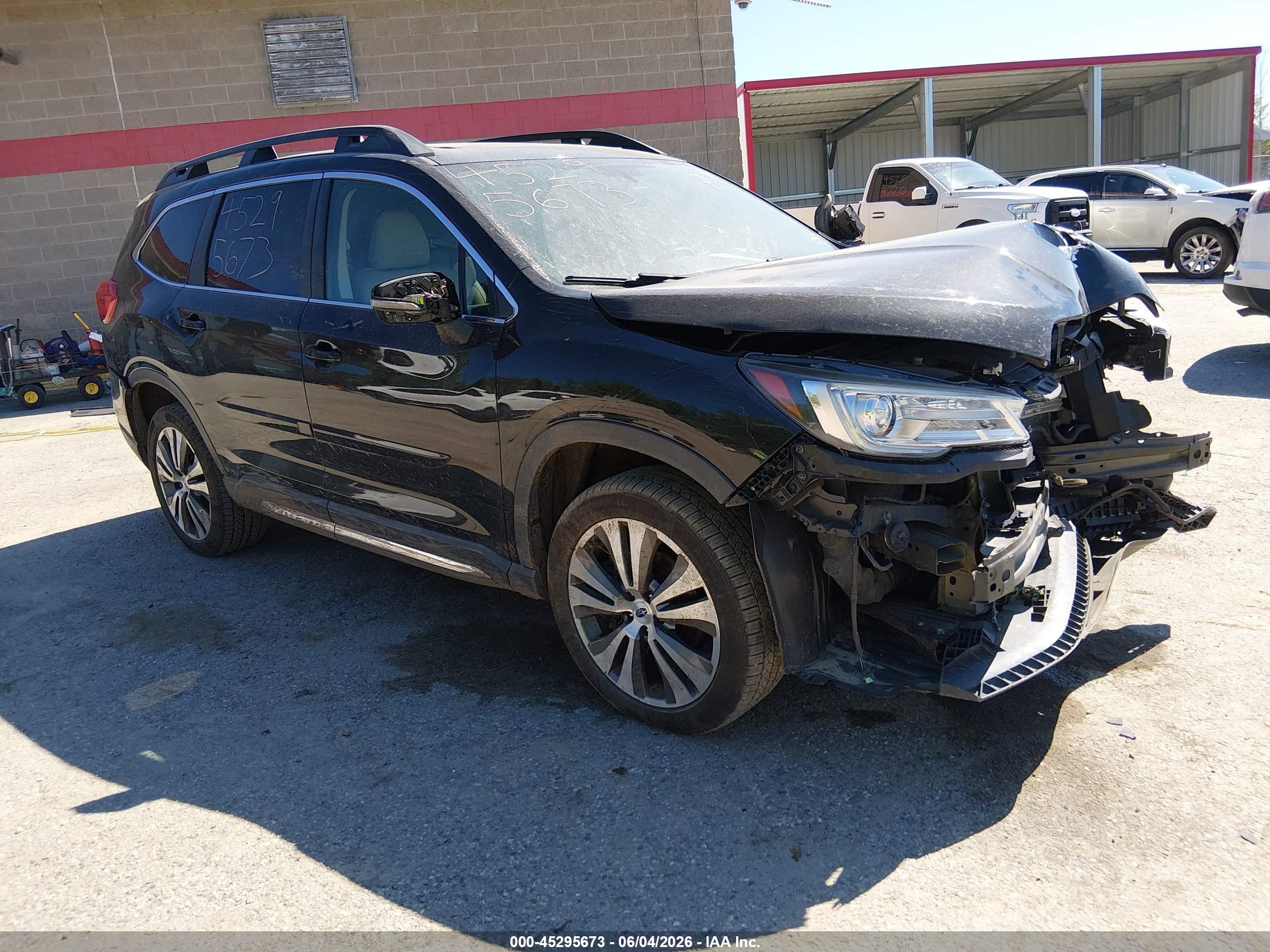 2019 Subaru Ascent Limited, VIN 4S4WMAPD9K3411083 — Front end