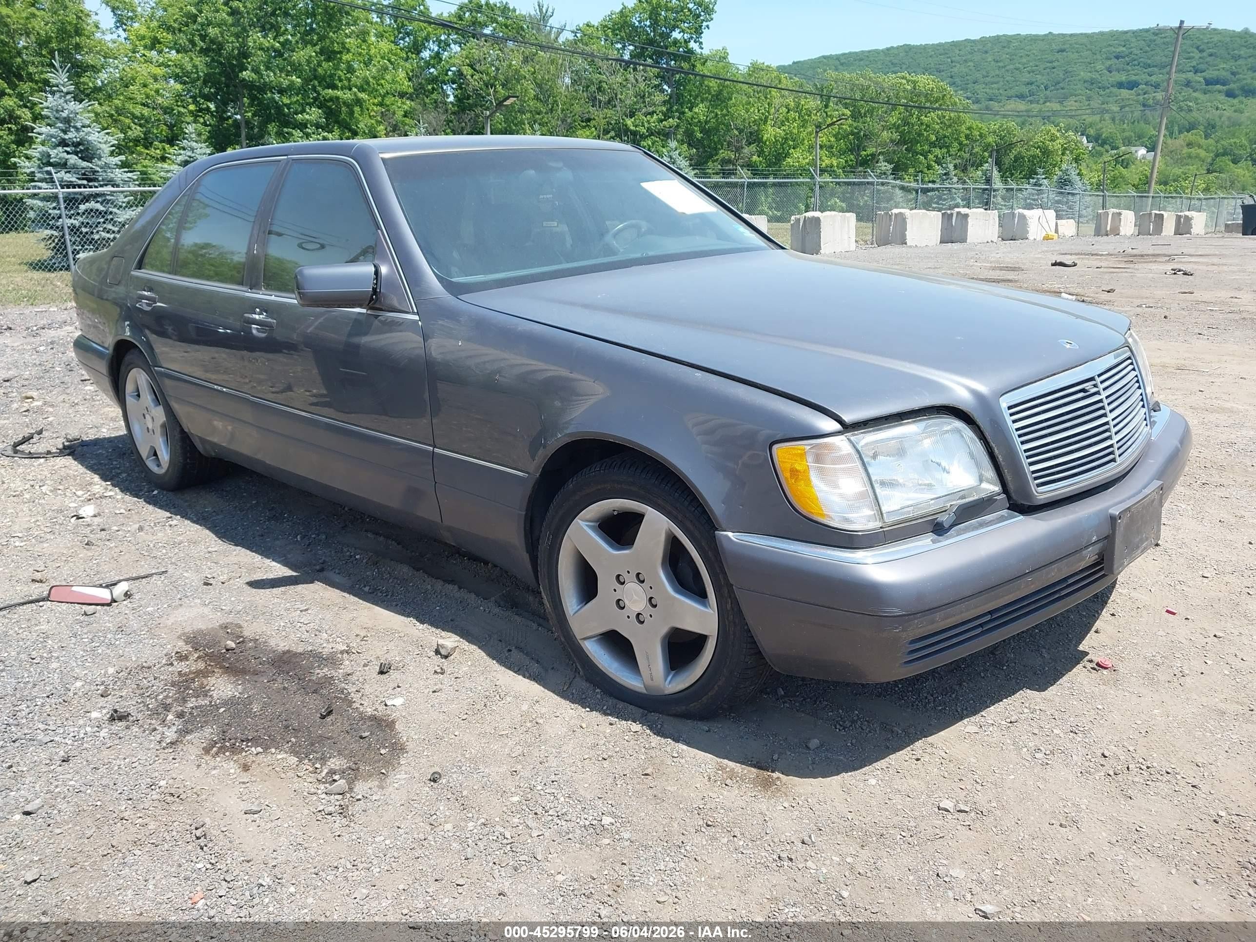 1996 Mercedes-Benz S 320, VIN WDBGA43E4TA317240 — Normal wear