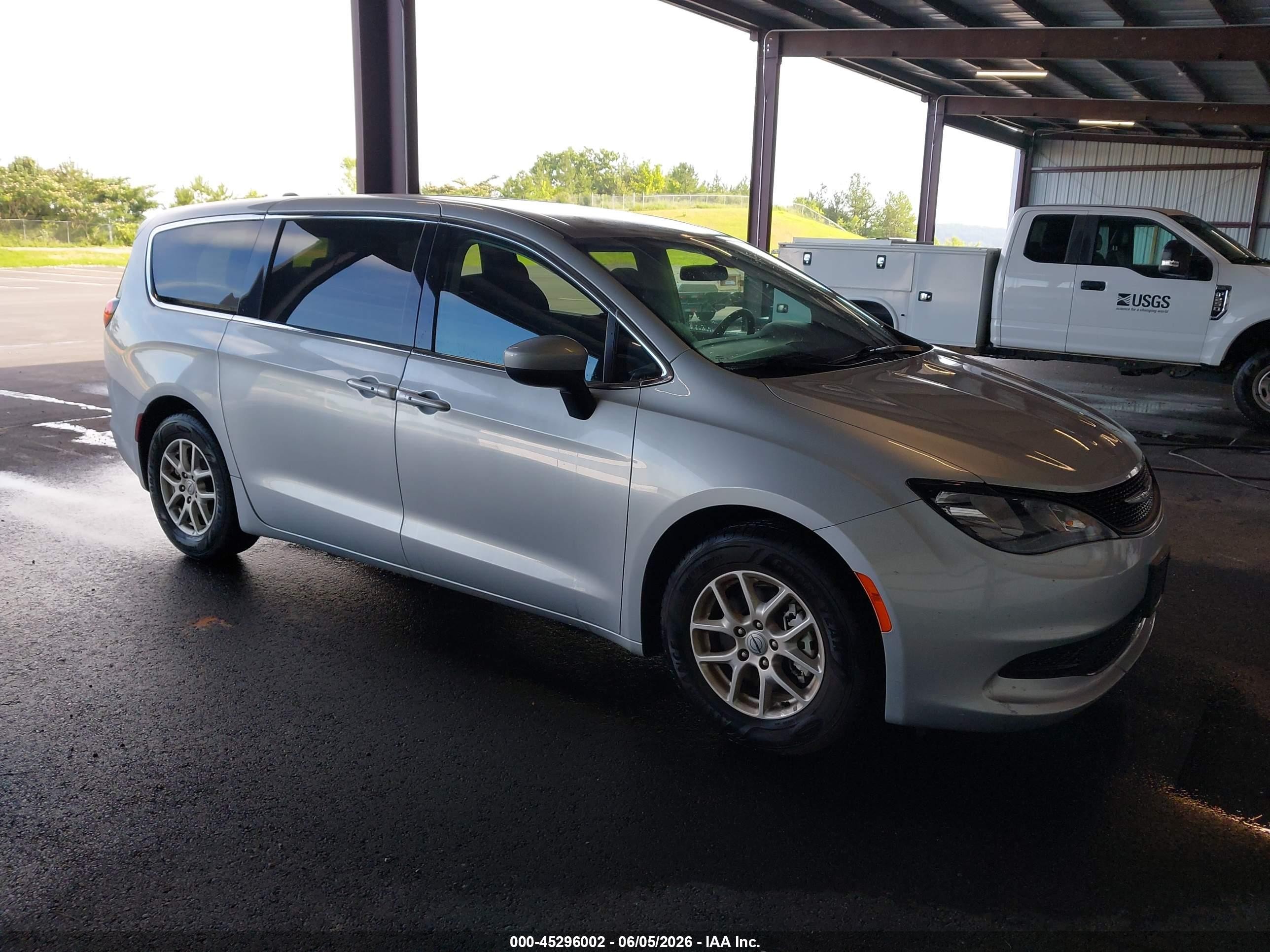 2022 Chrysler Voyager LX, VIN 2C4RC1CG0NR141533 — Normal wear
