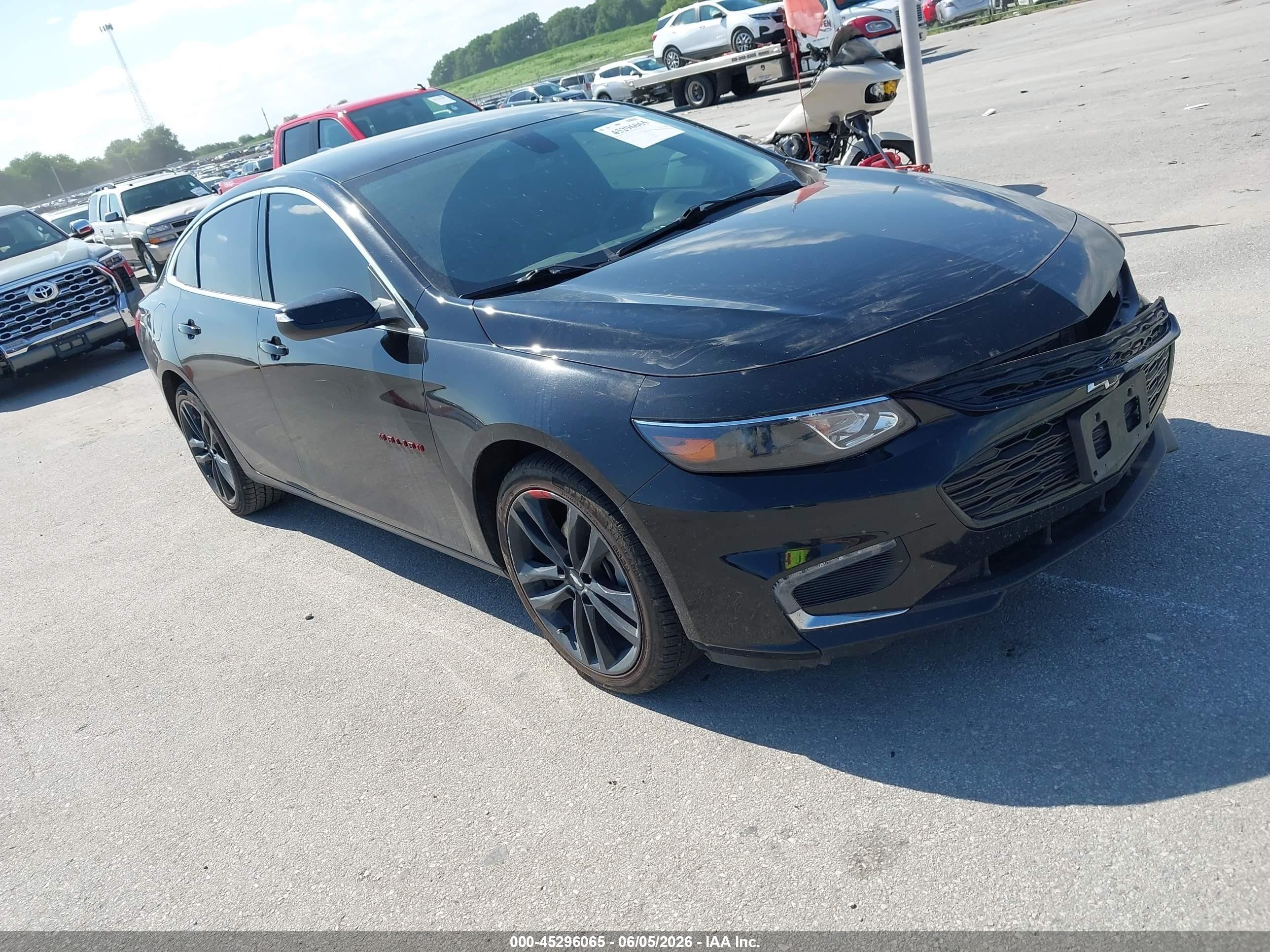 2018 Chevrolet Malibu LT, VIN 1G1ZD5ST8JF294349 — Front end