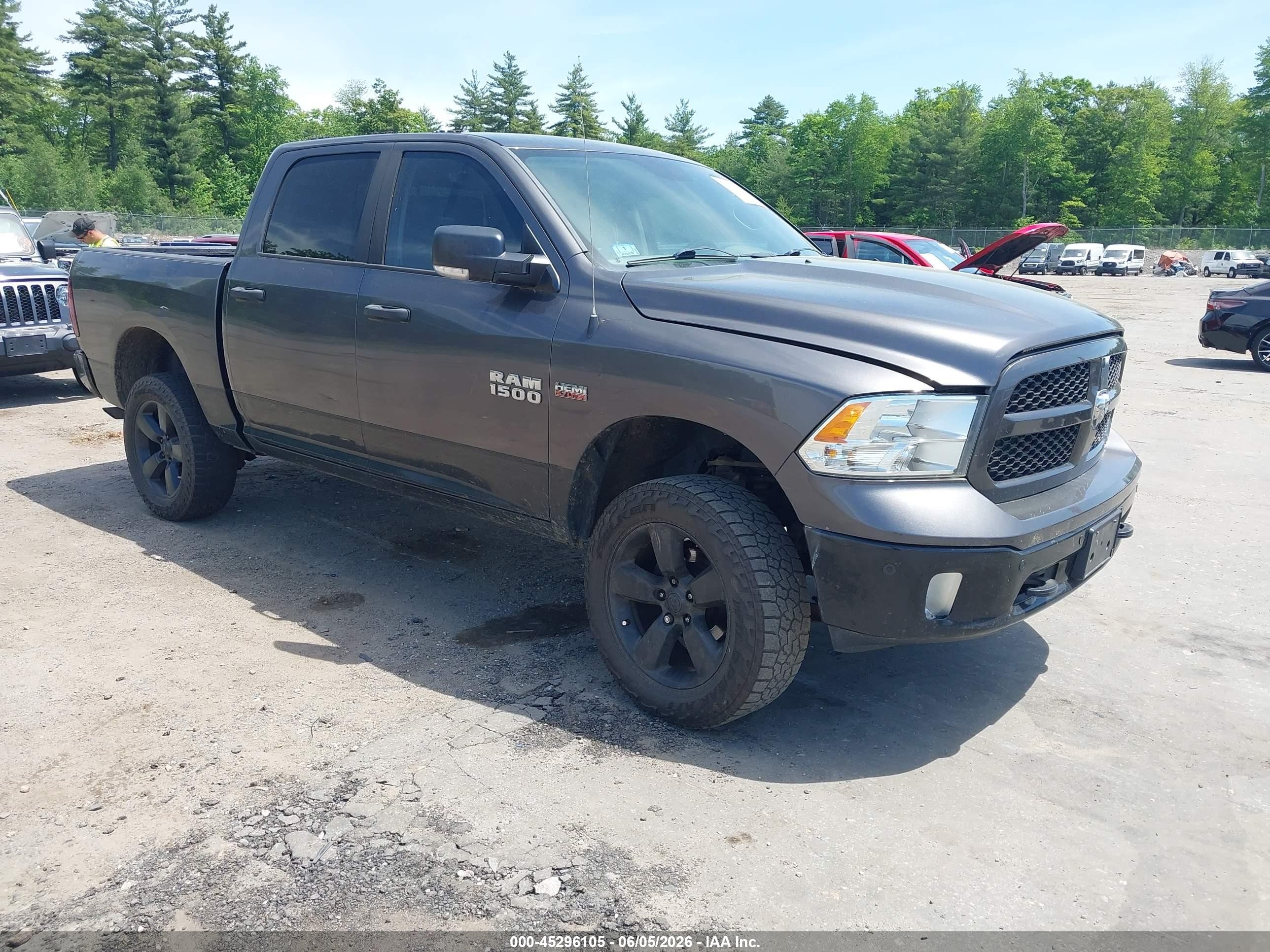 2015 Ram 1500 Big Horn, VIN 1C6RR7LT7FS626435 — Бок