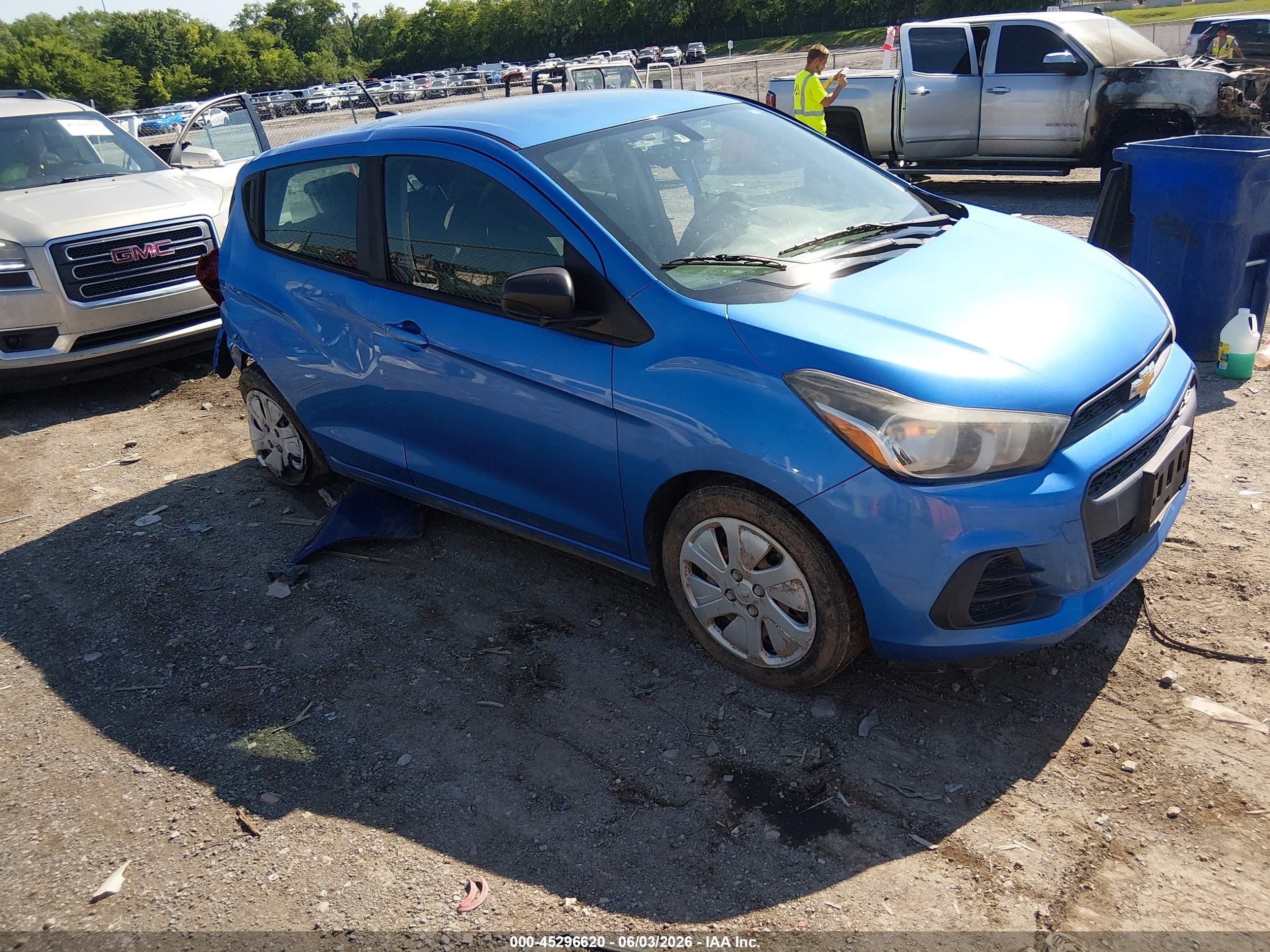 2018 Chevrolet Spark LS, VIN KL8CB6SA6JC430673 — Бок