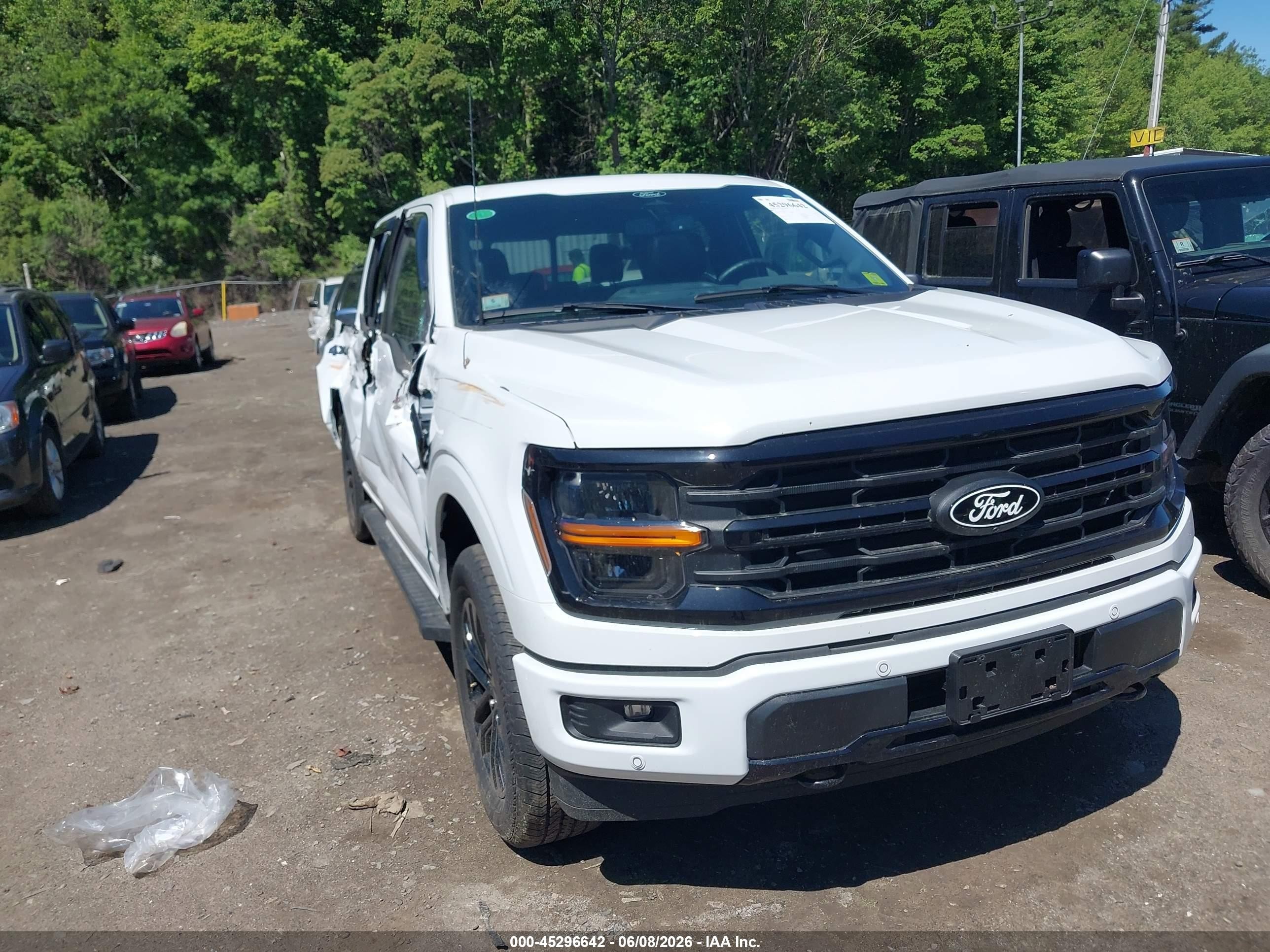 2024 Ford F-150 XLT, VIN 1FTEW3LP7RFC23192 — Бок