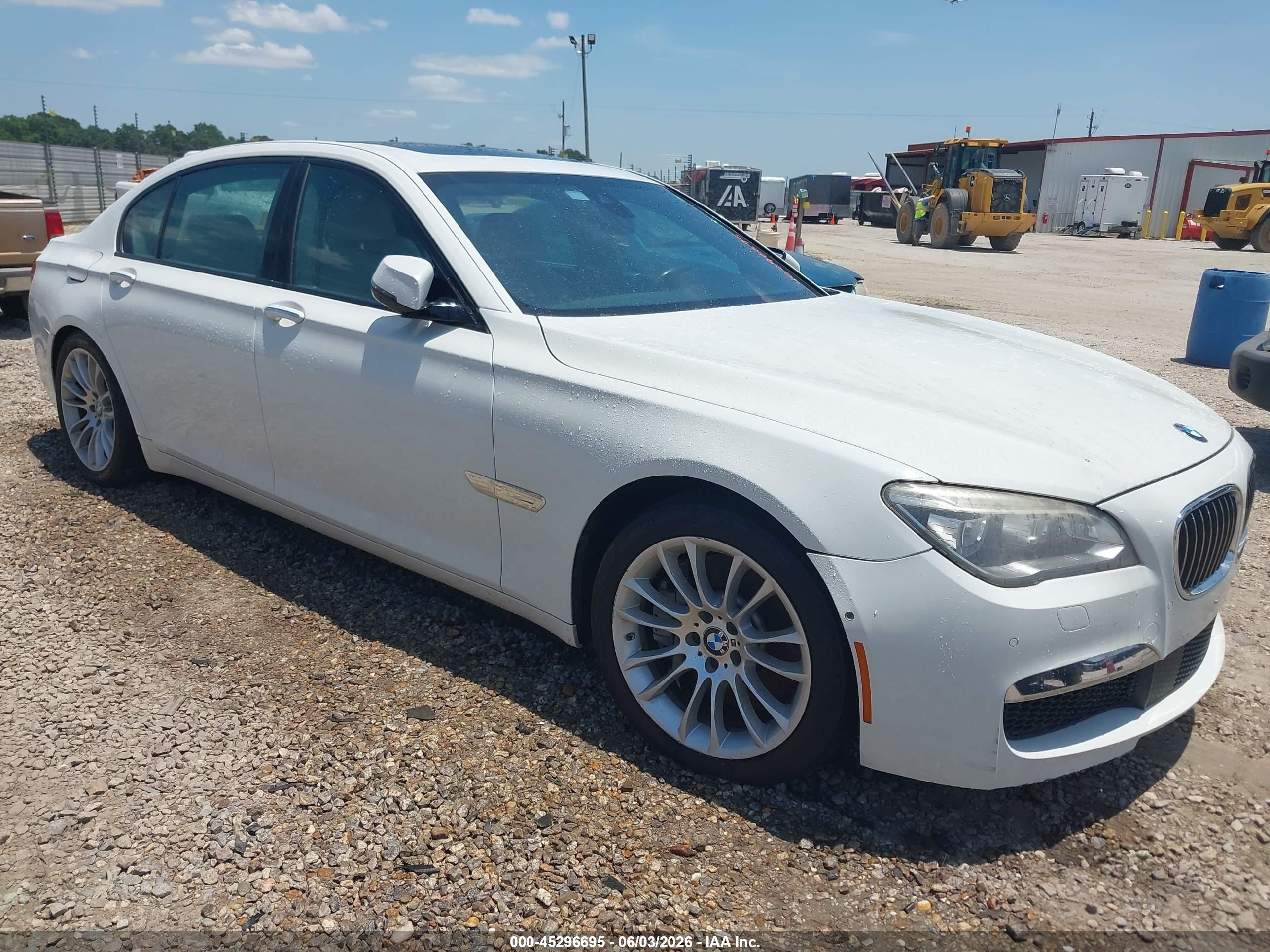 2014 BMW 7 Series ALPINA B7 xDrive, VIN WBAYF8C52ED653630 — Front end